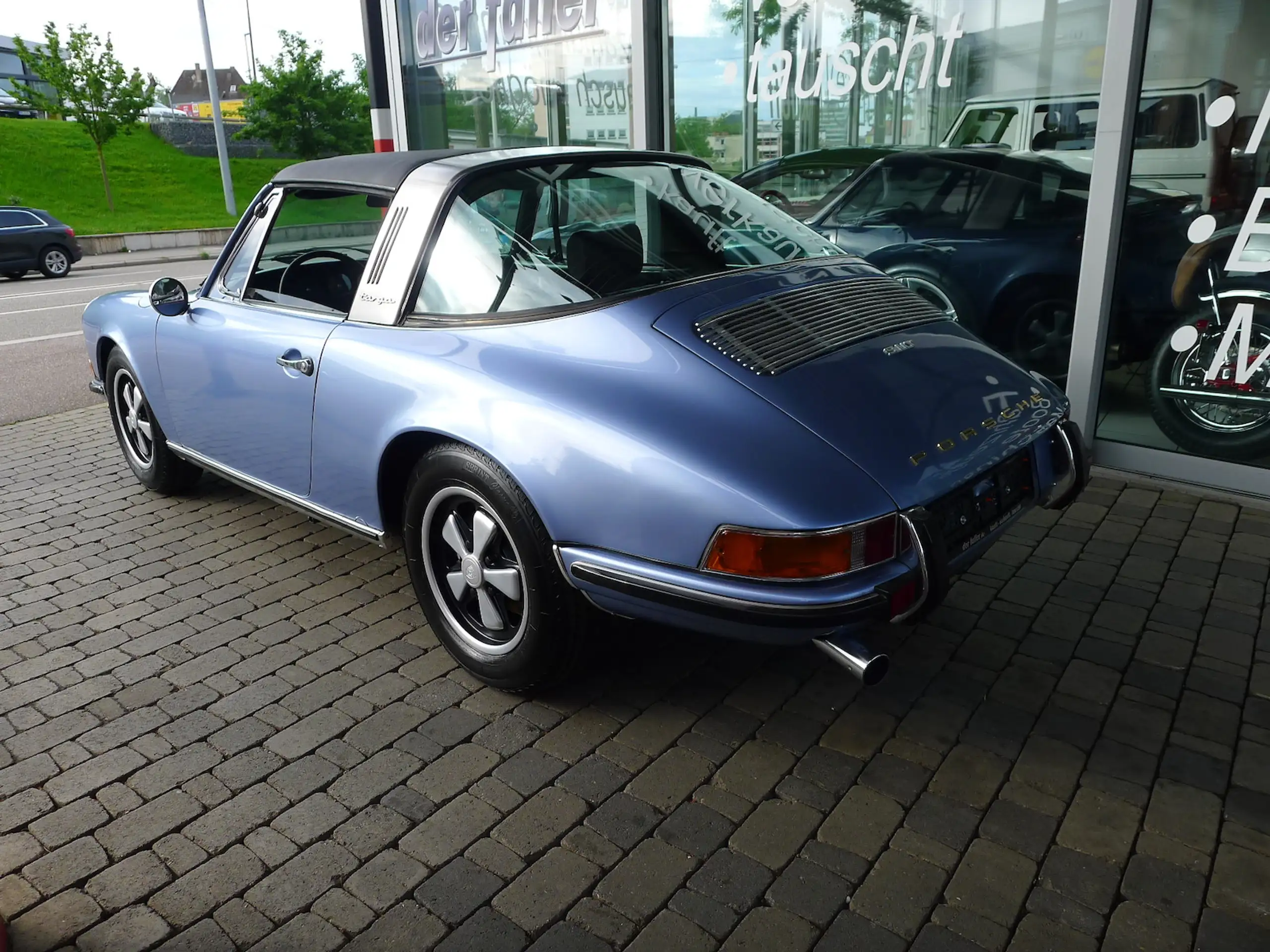 Porsche - 911