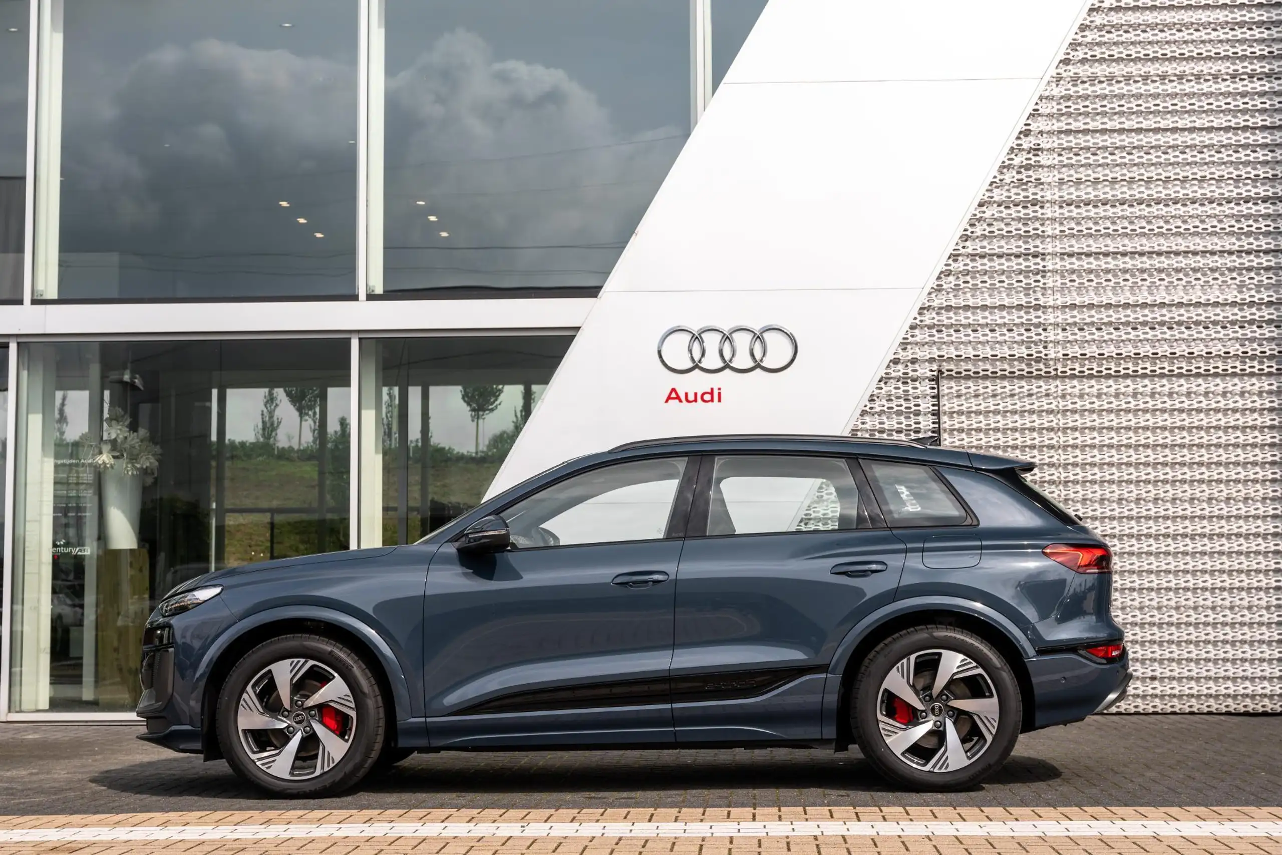 Audi - Q6