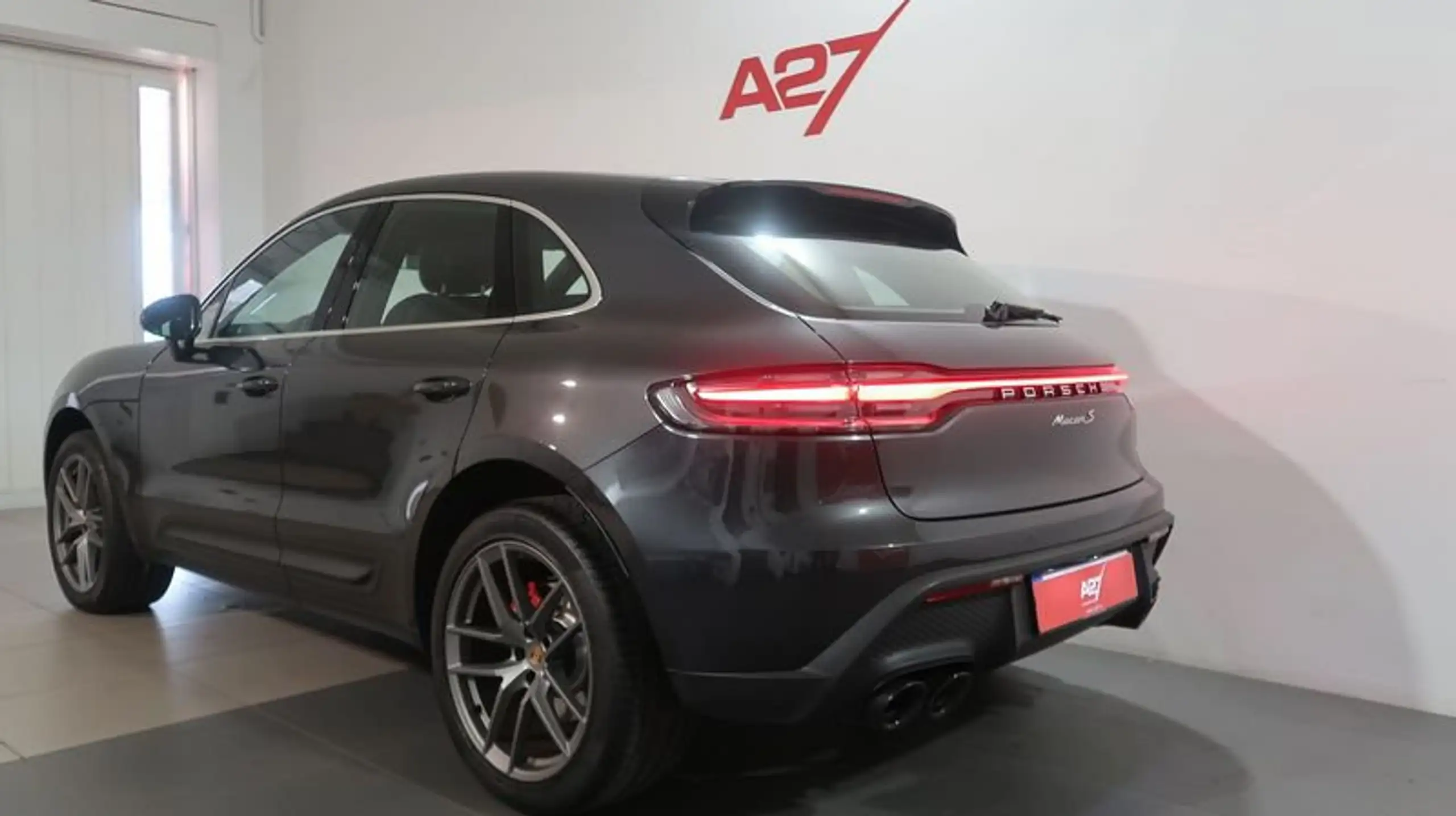 Porsche - Macan