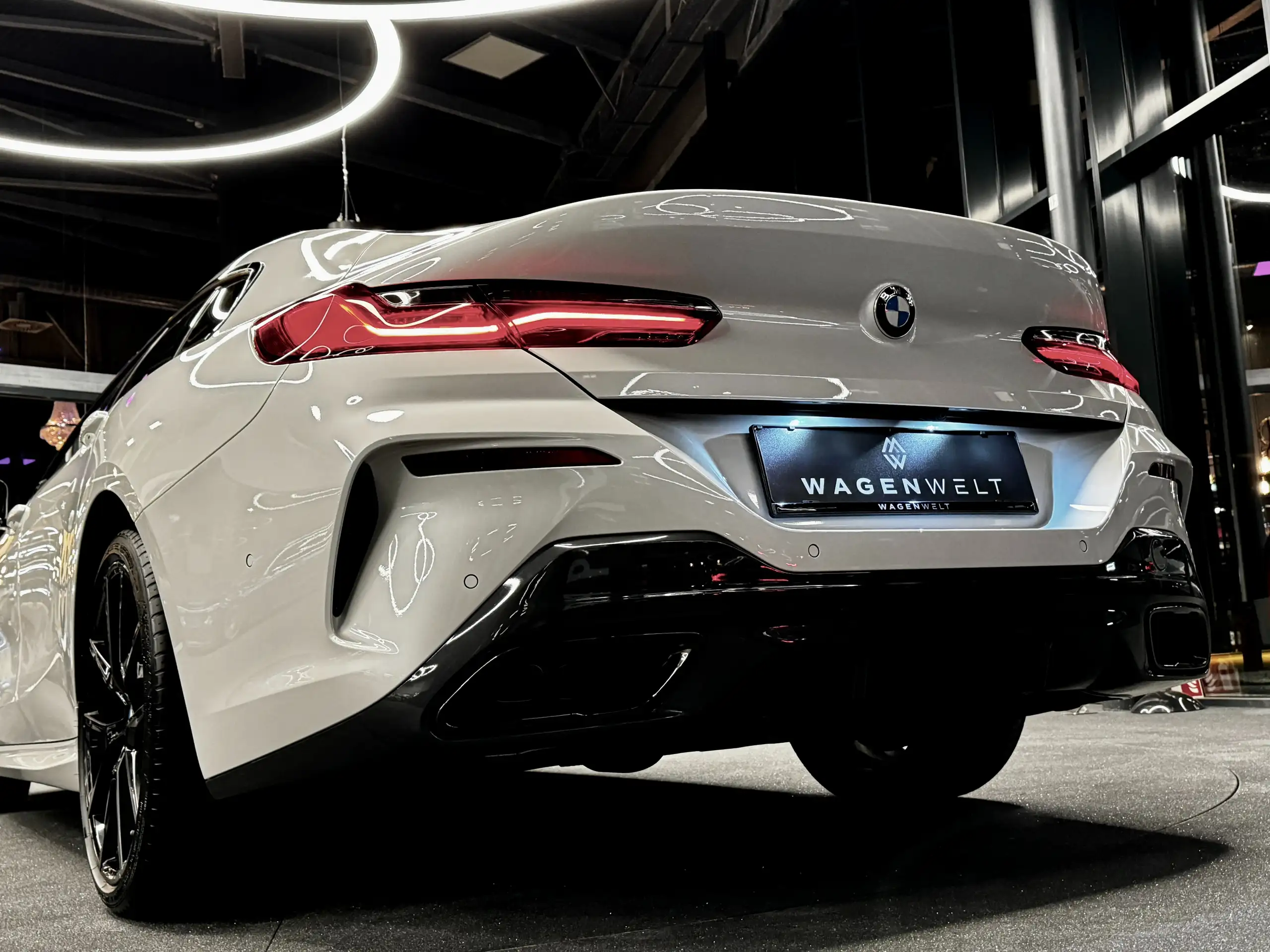 BMW - M850