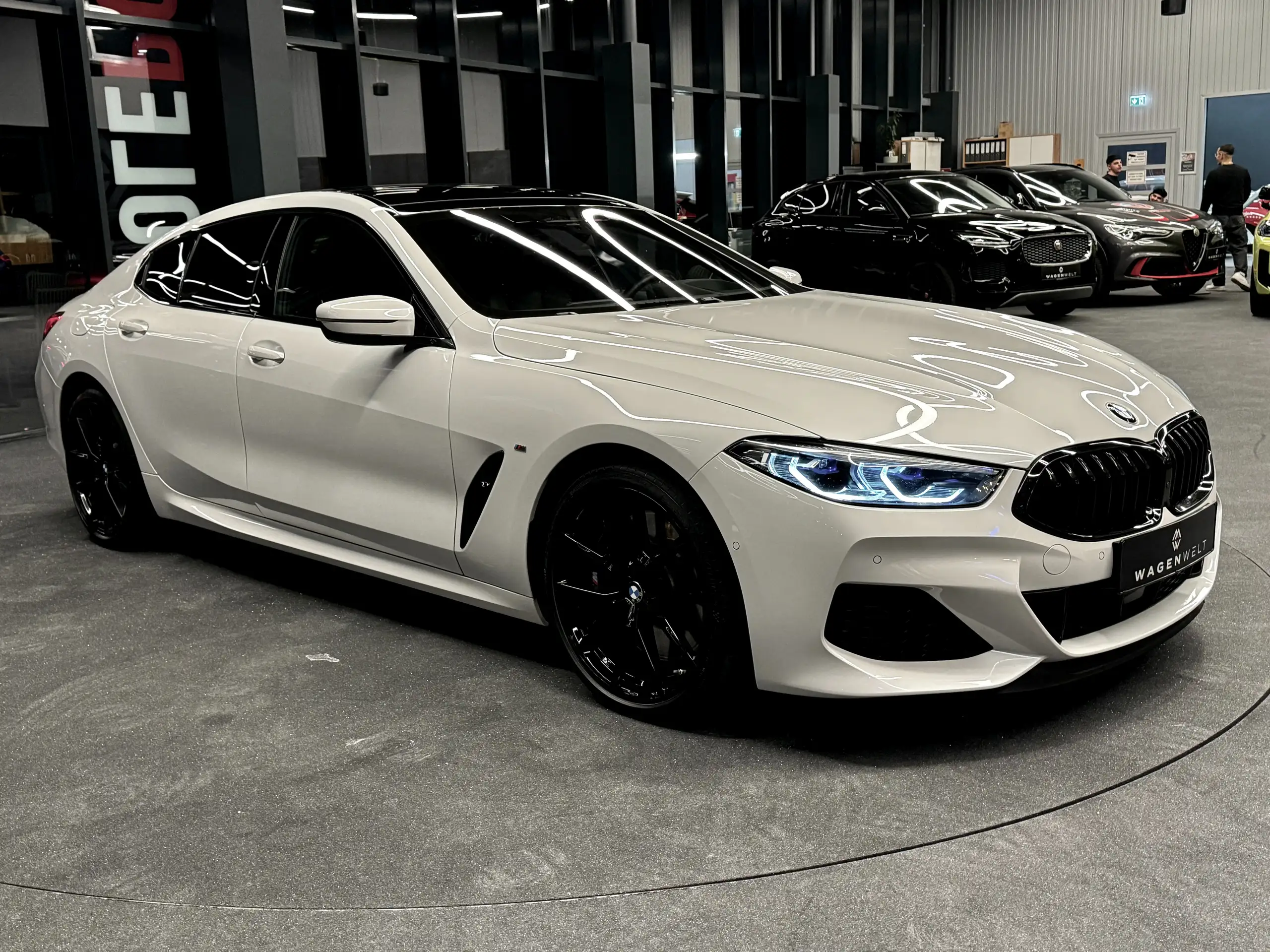 BMW - M850