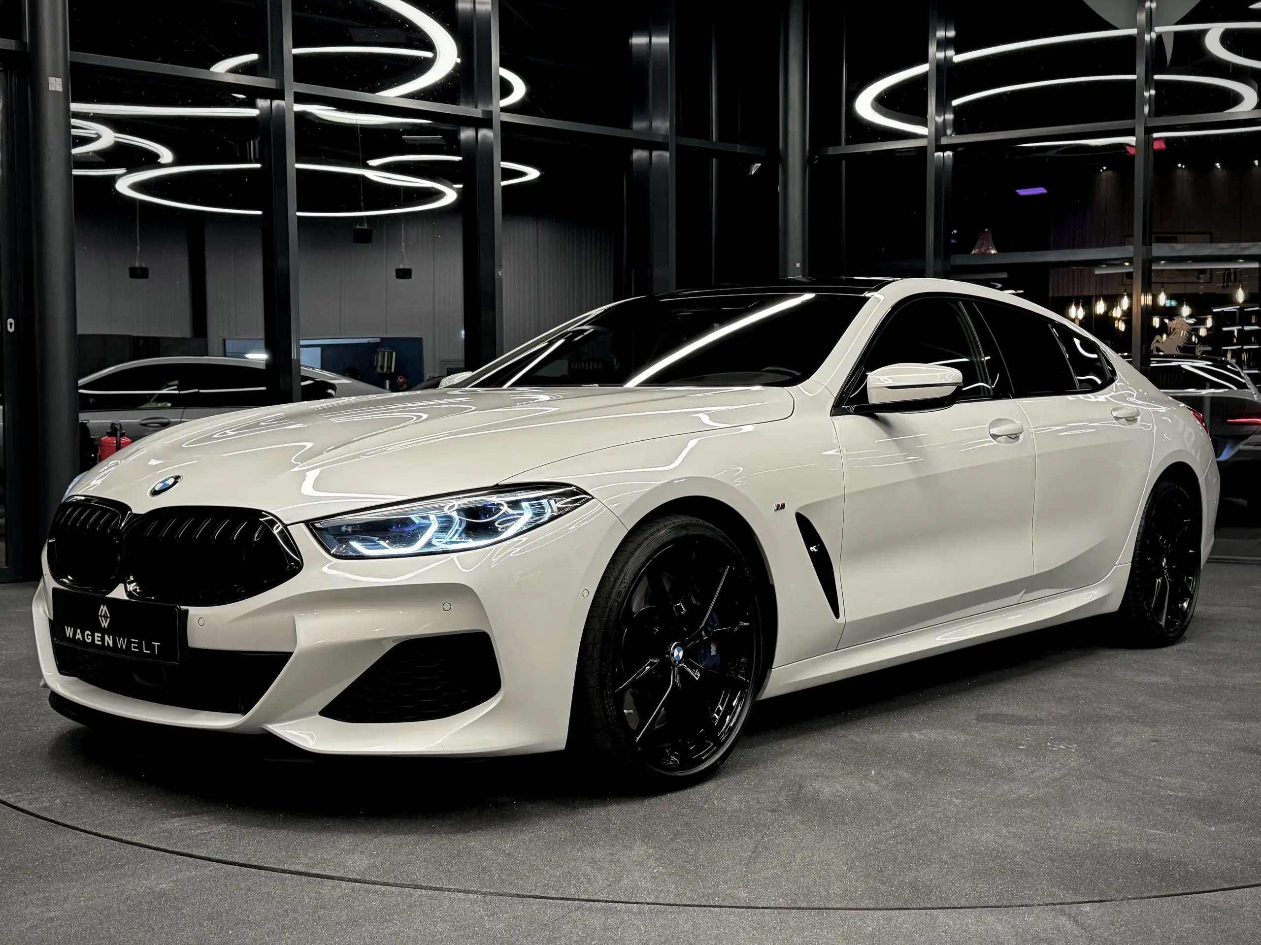 BMW - M850