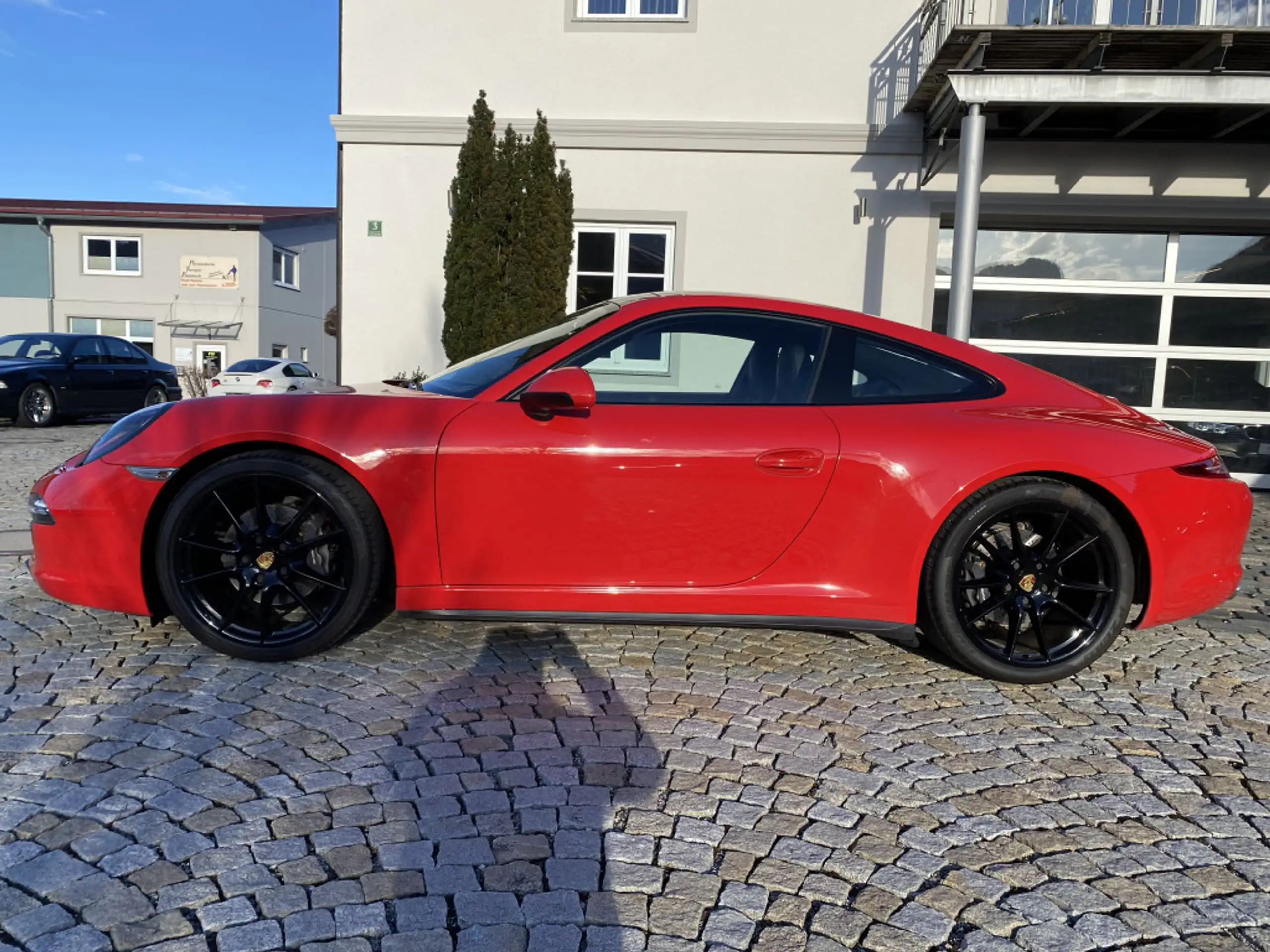 Porsche - 911