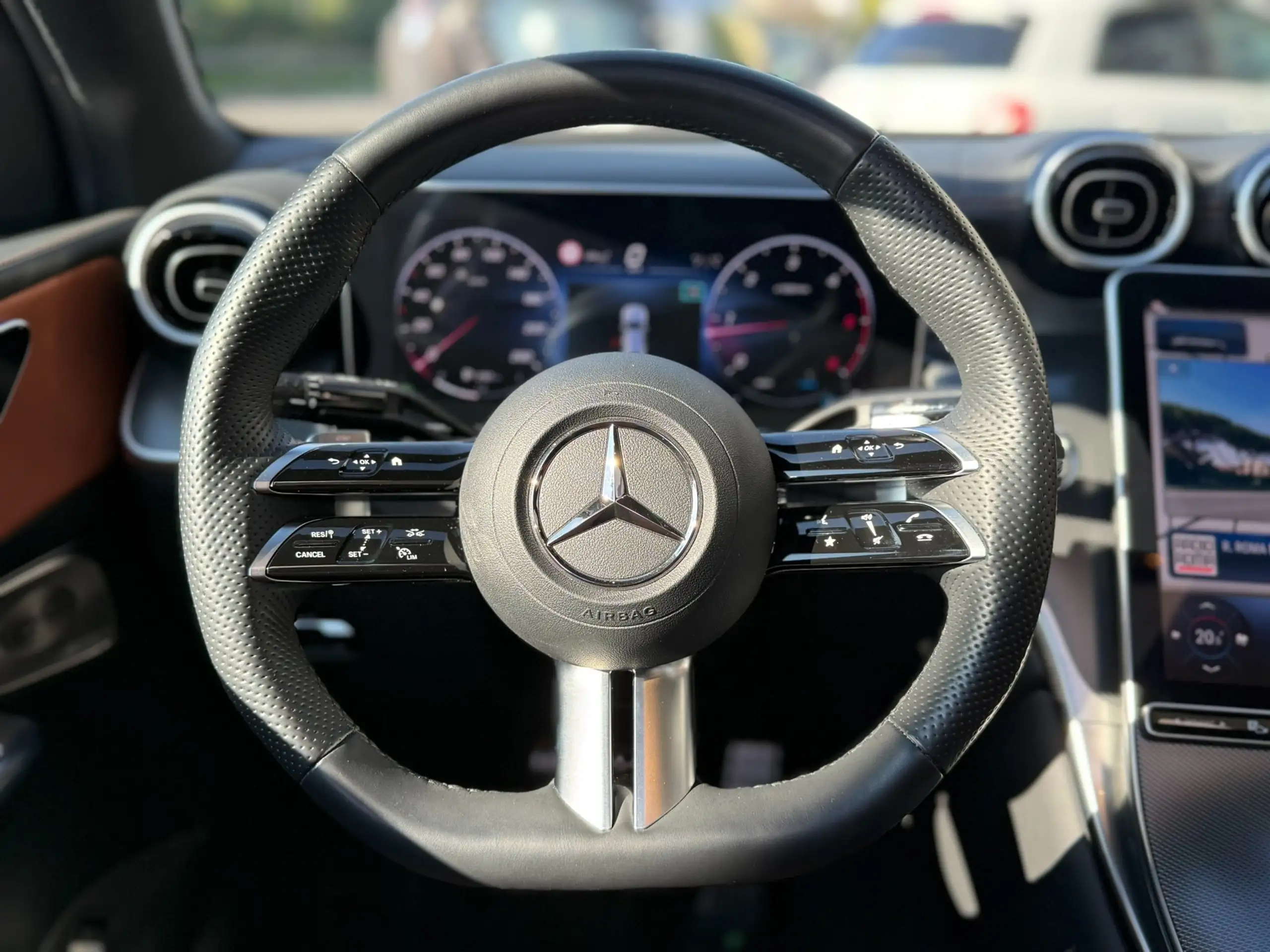 Mercedes-Benz - GLC 220