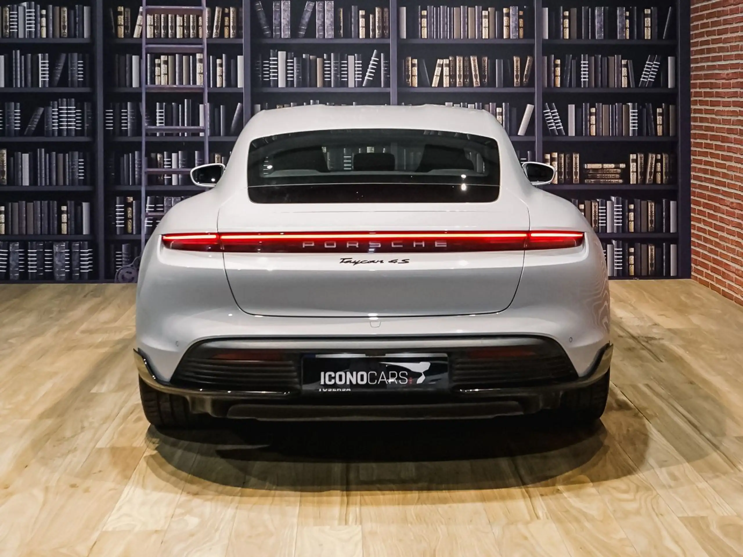 Porsche - Taycan