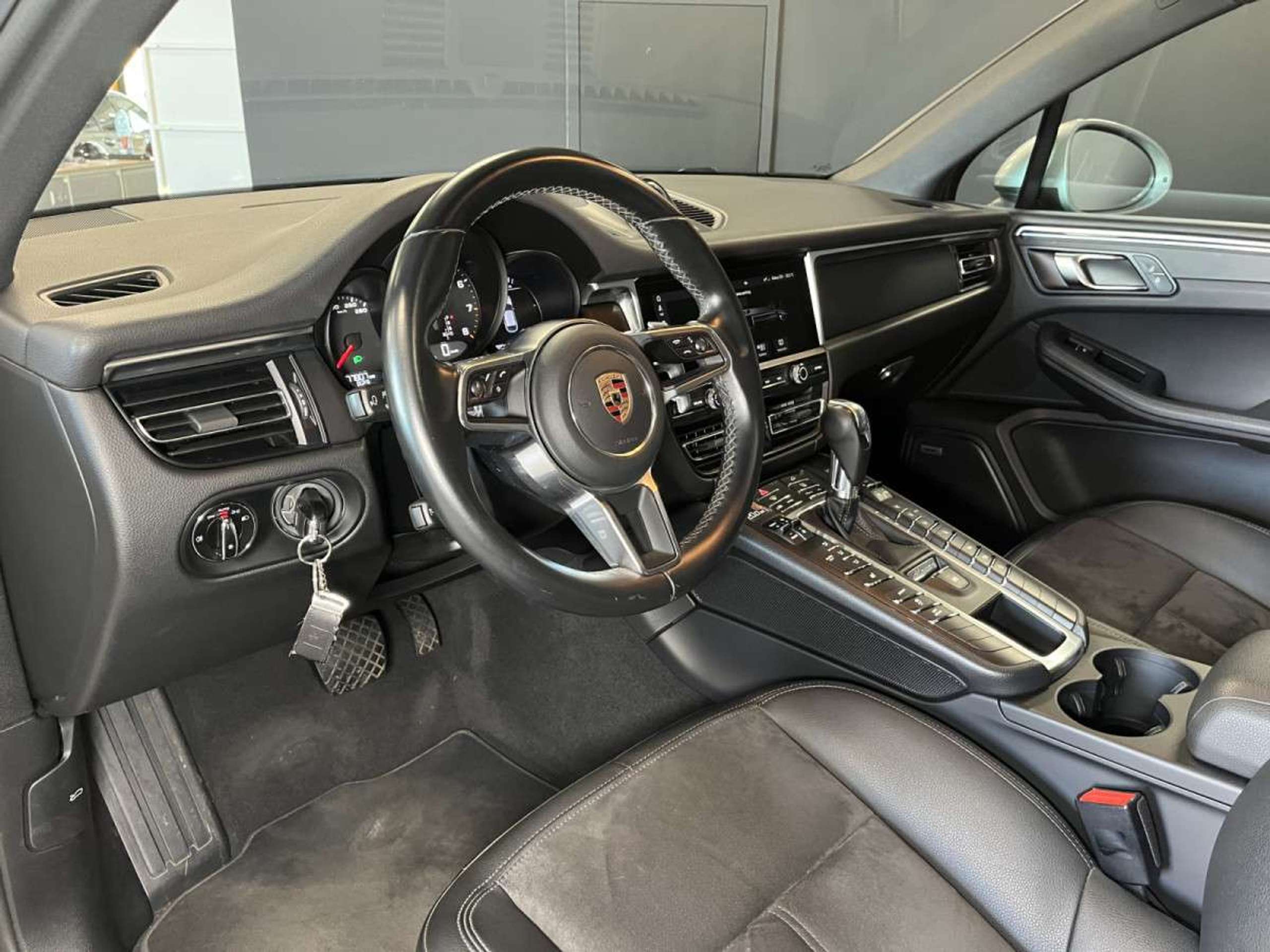 Porsche - Macan