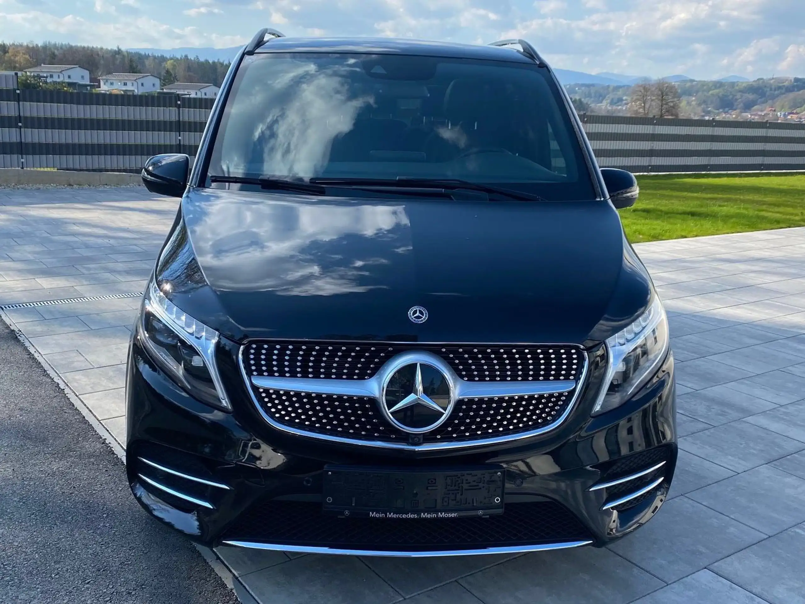 Mercedes-Benz - V 300