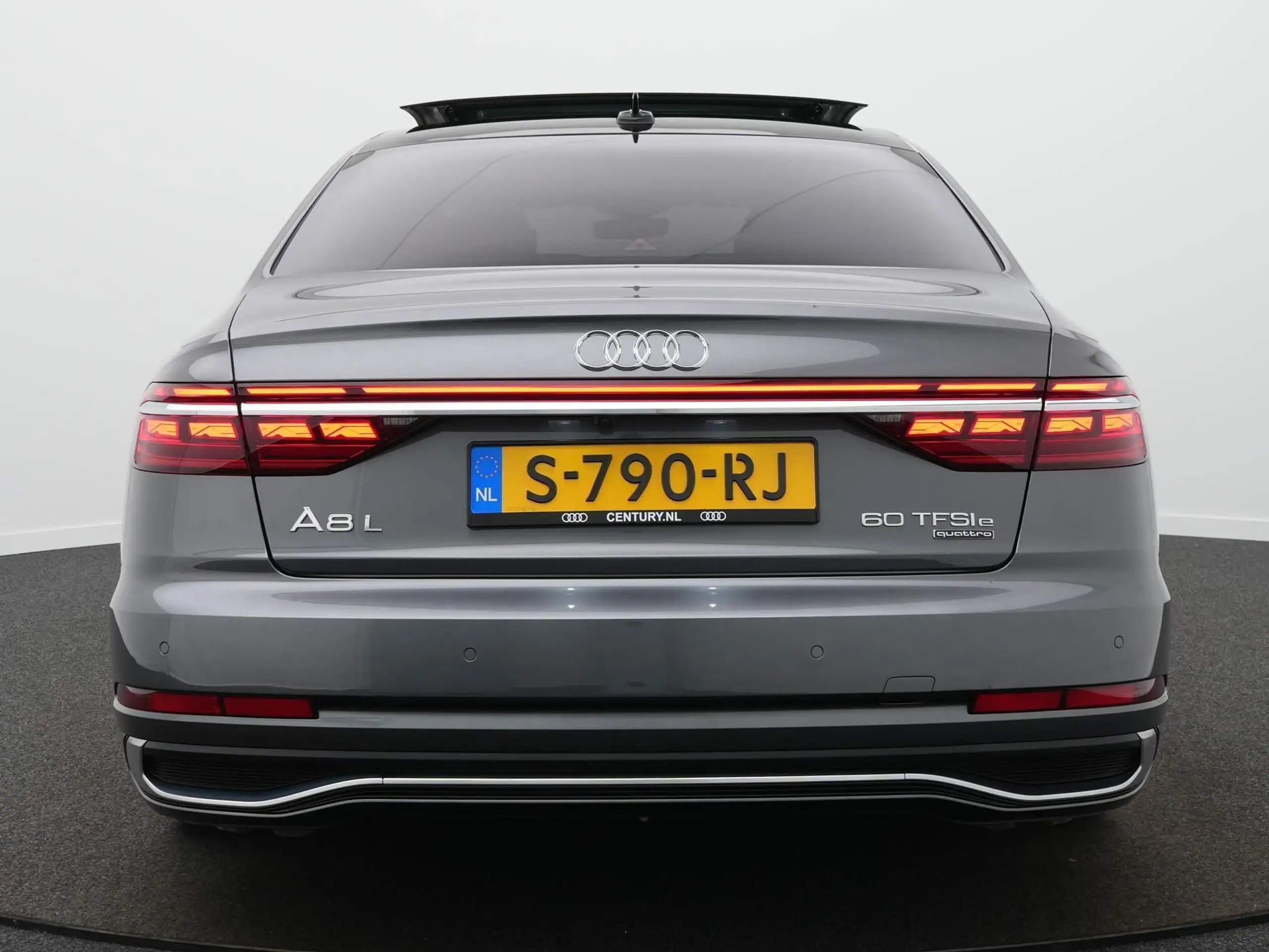 Audi - A8