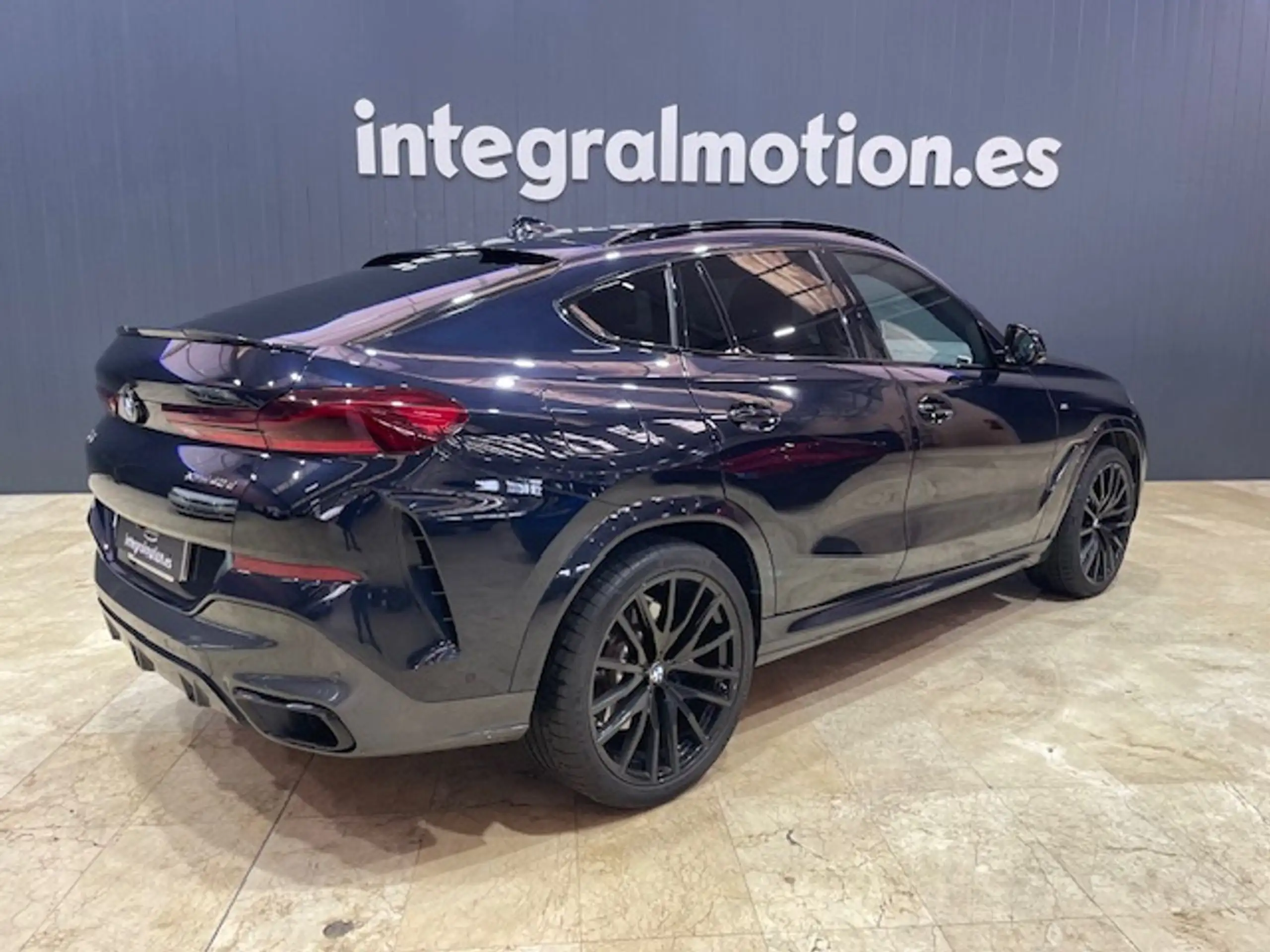 BMW - X6