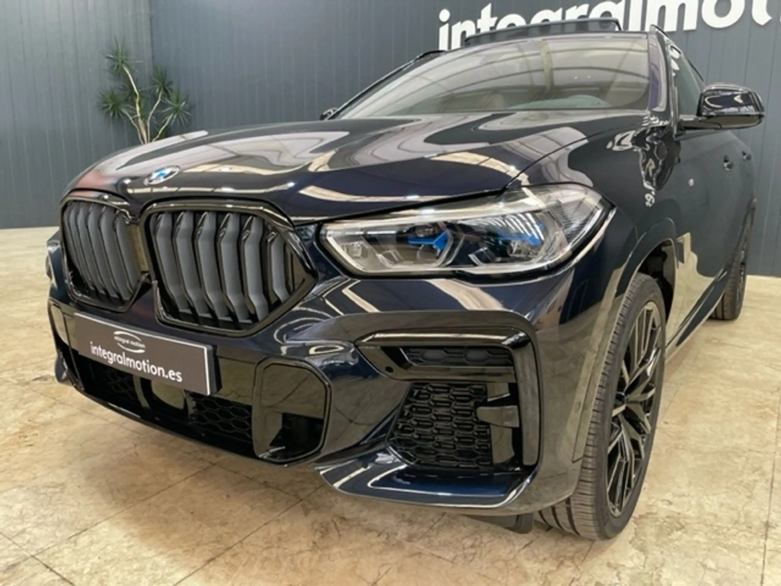 BMW - X6