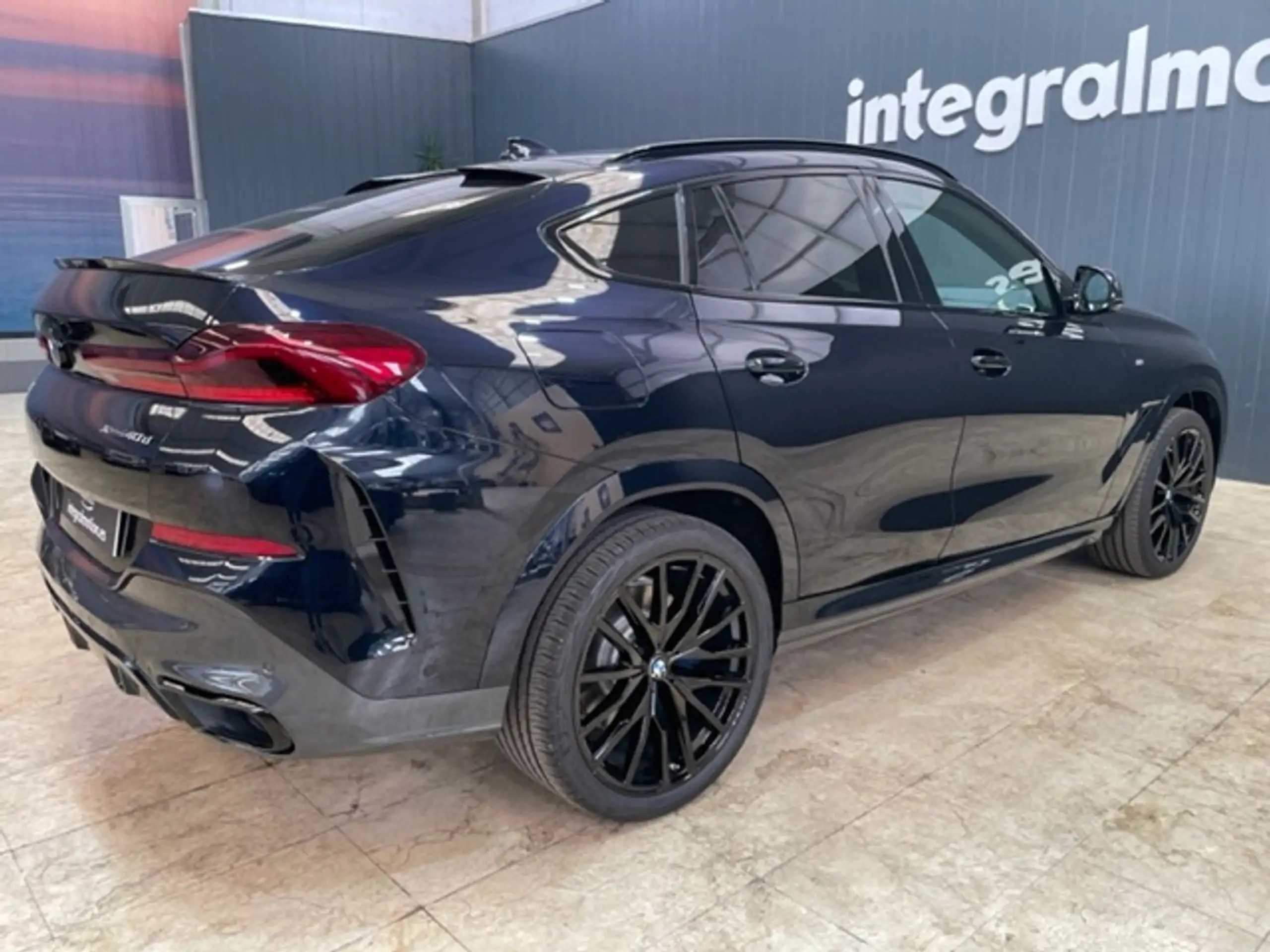 BMW - X6