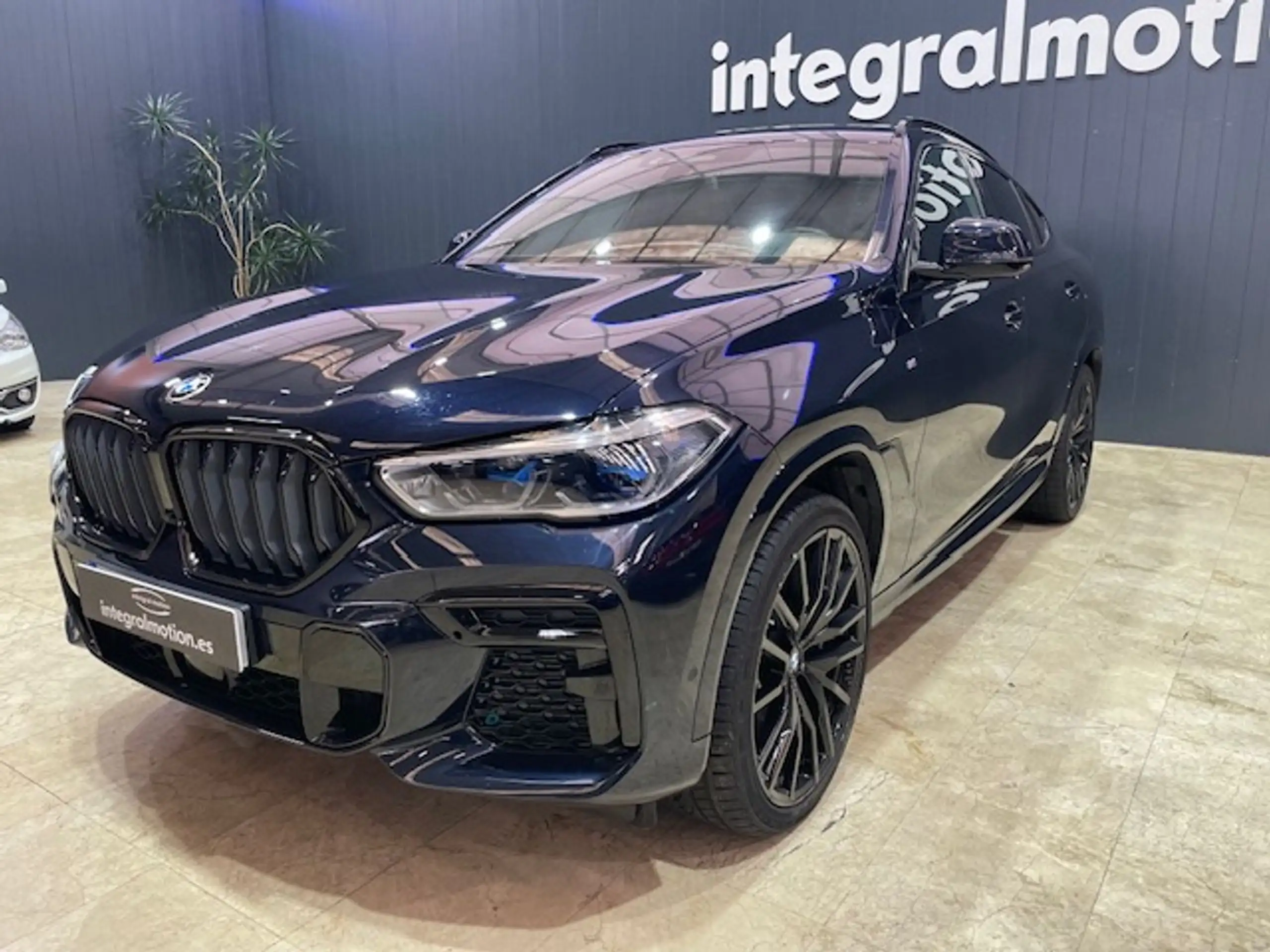 BMW - X6