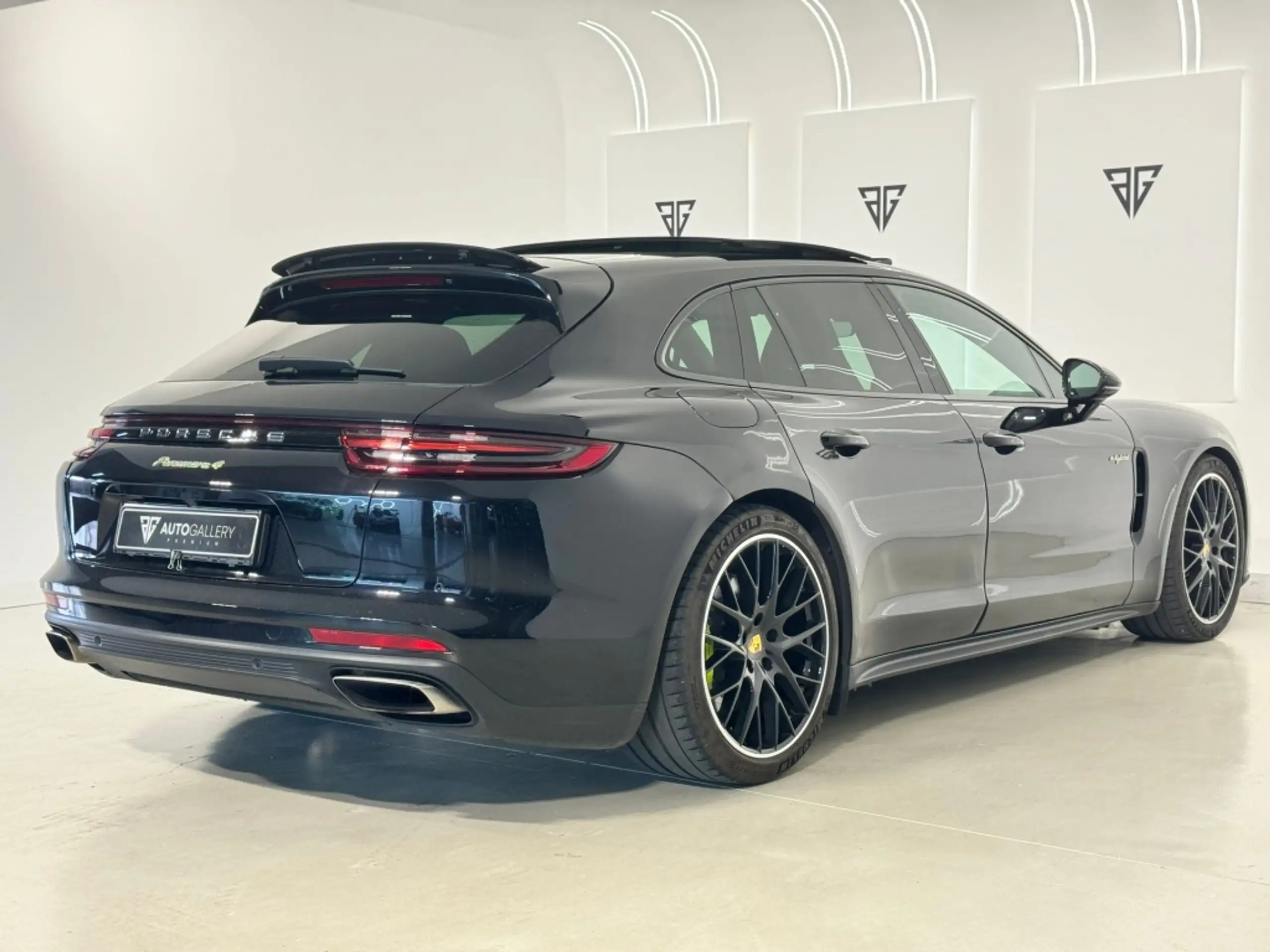 Porsche - Panamera