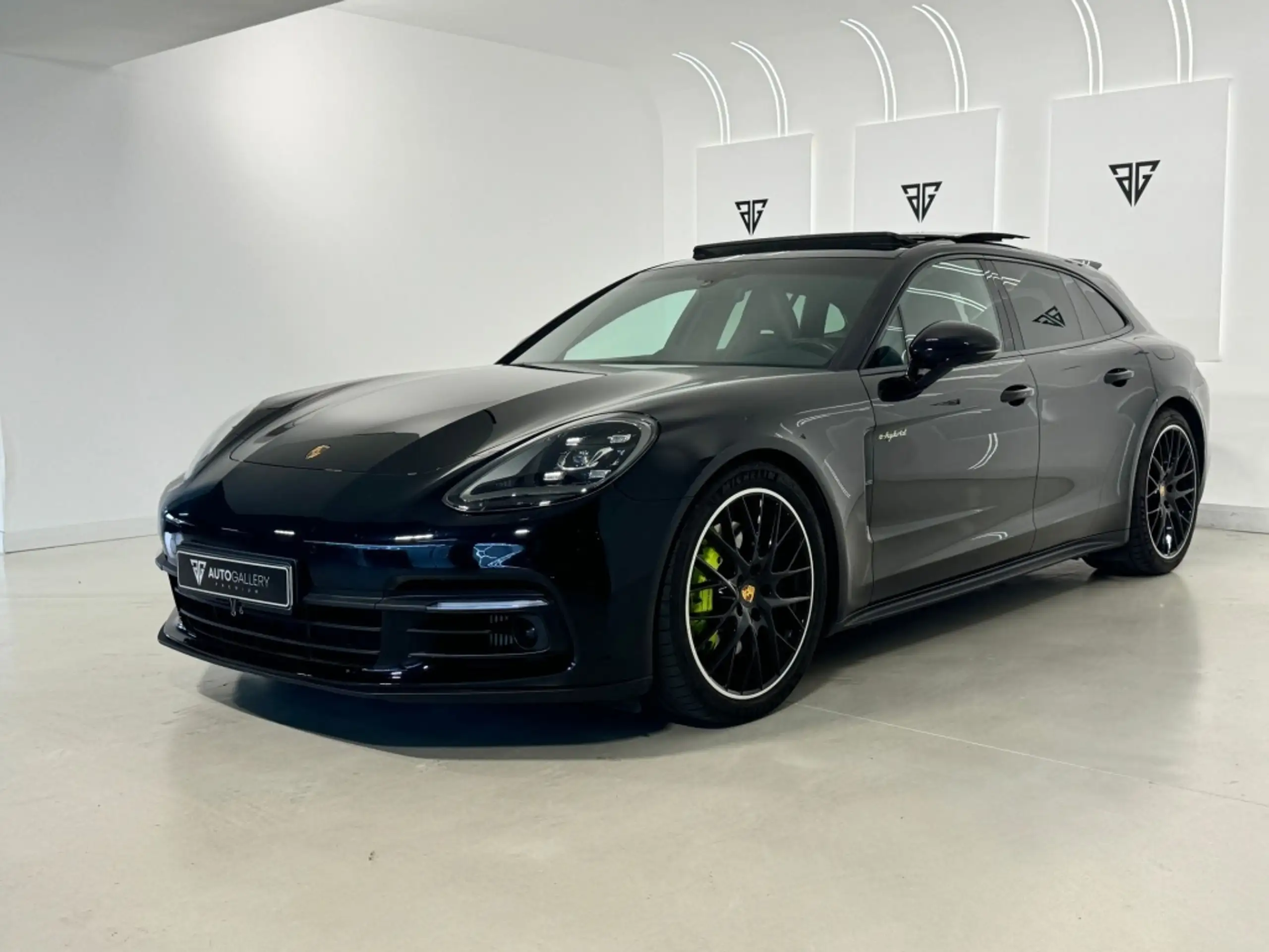 Porsche - Panamera