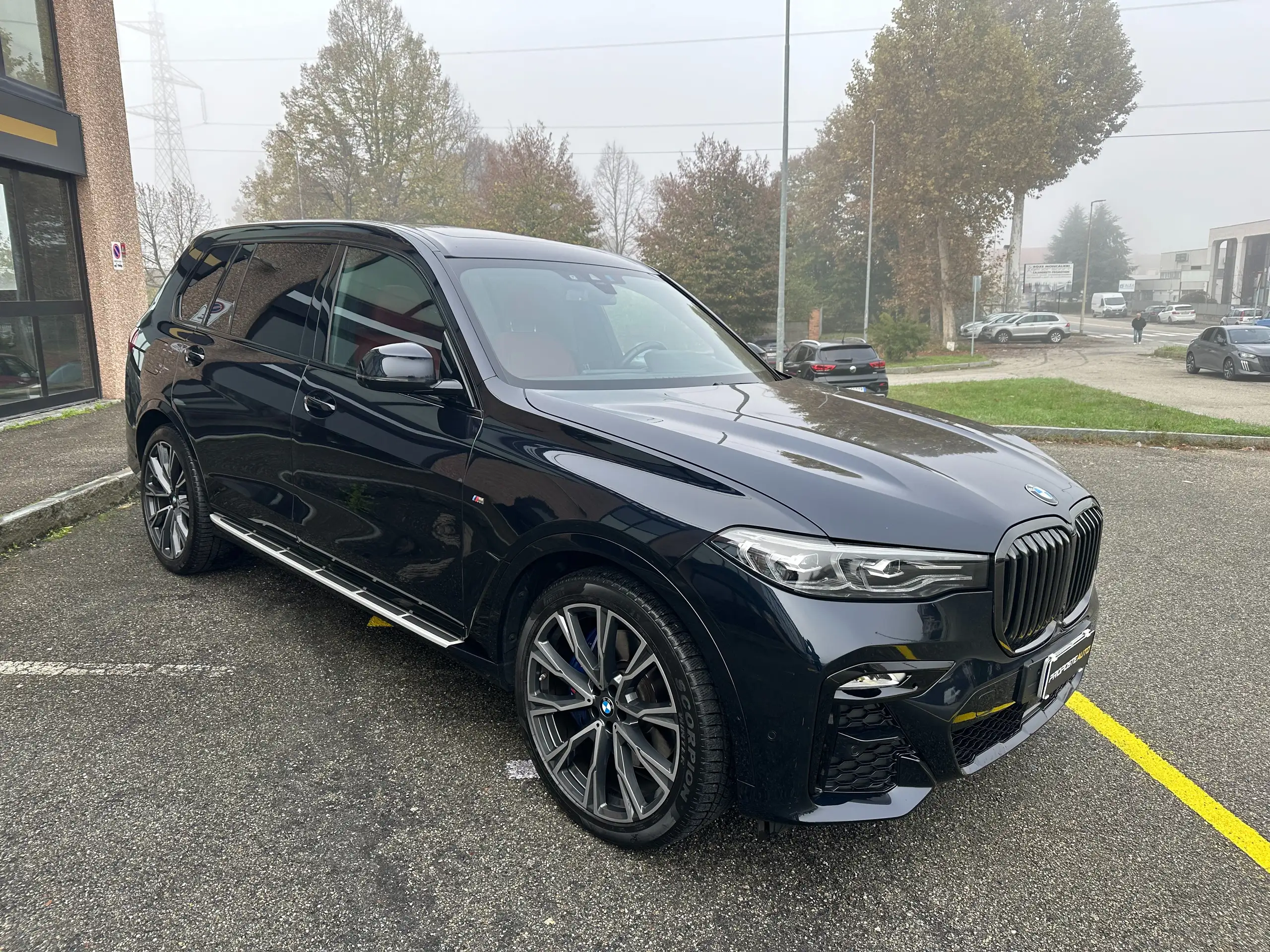 BMW - X7 M