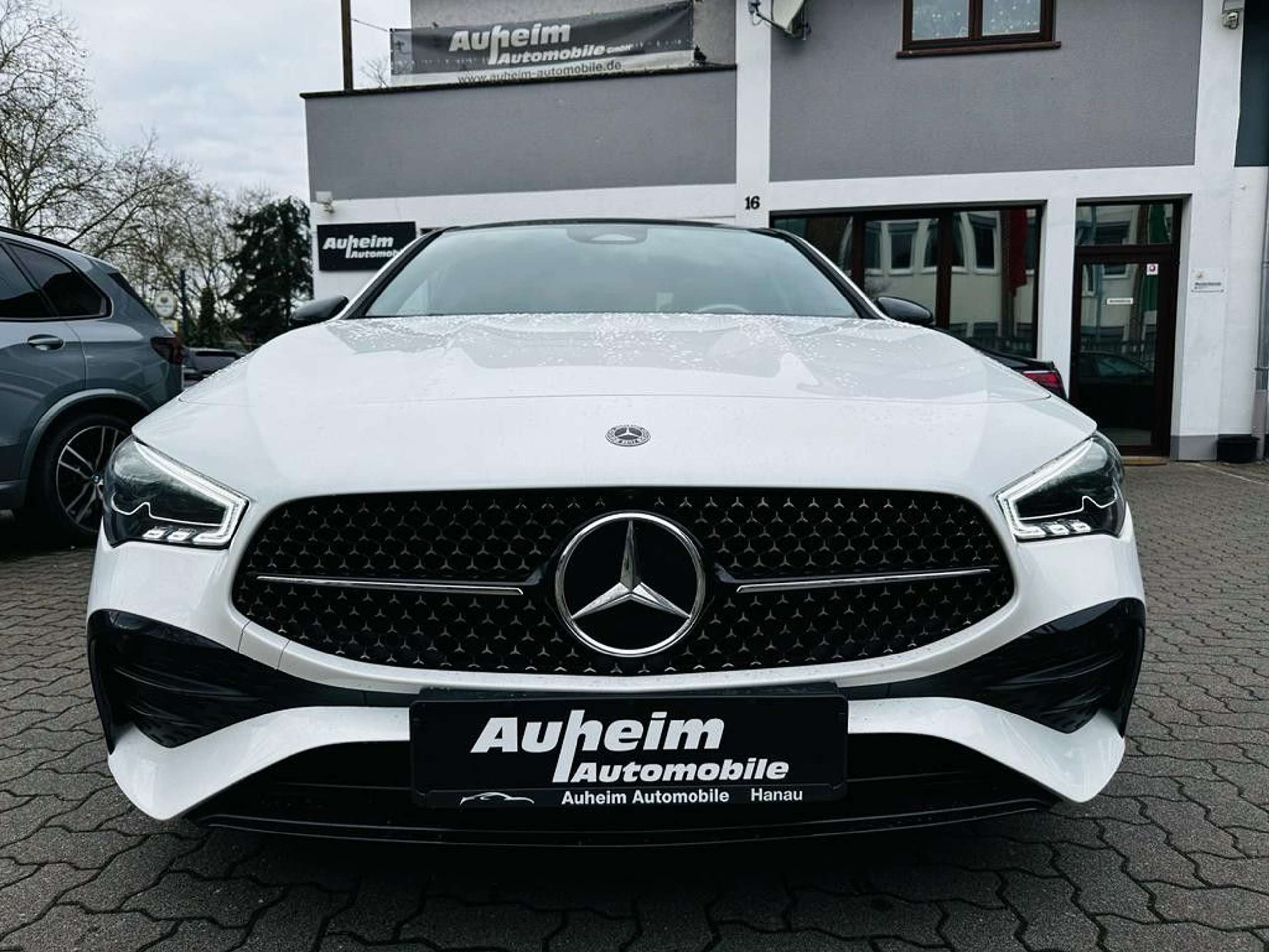 Mercedes-Benz - CLA 200