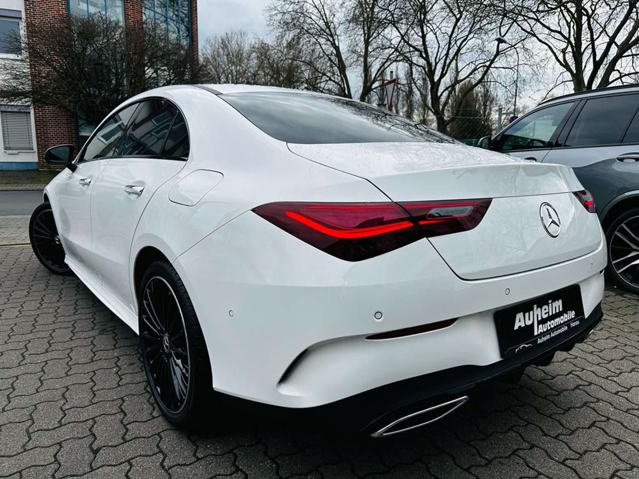 Mercedes-Benz - CLA 200