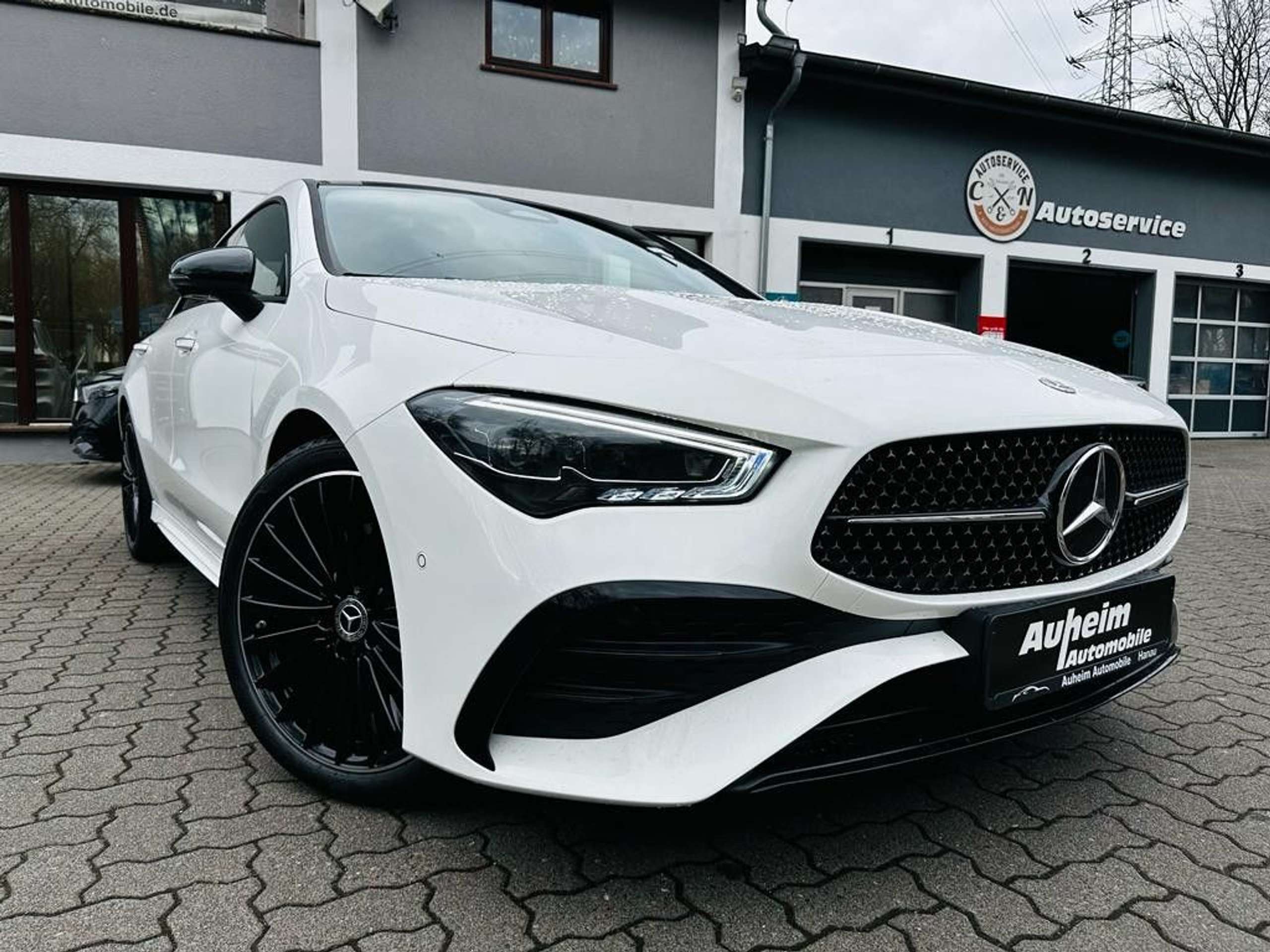 Mercedes-Benz - CLA 200