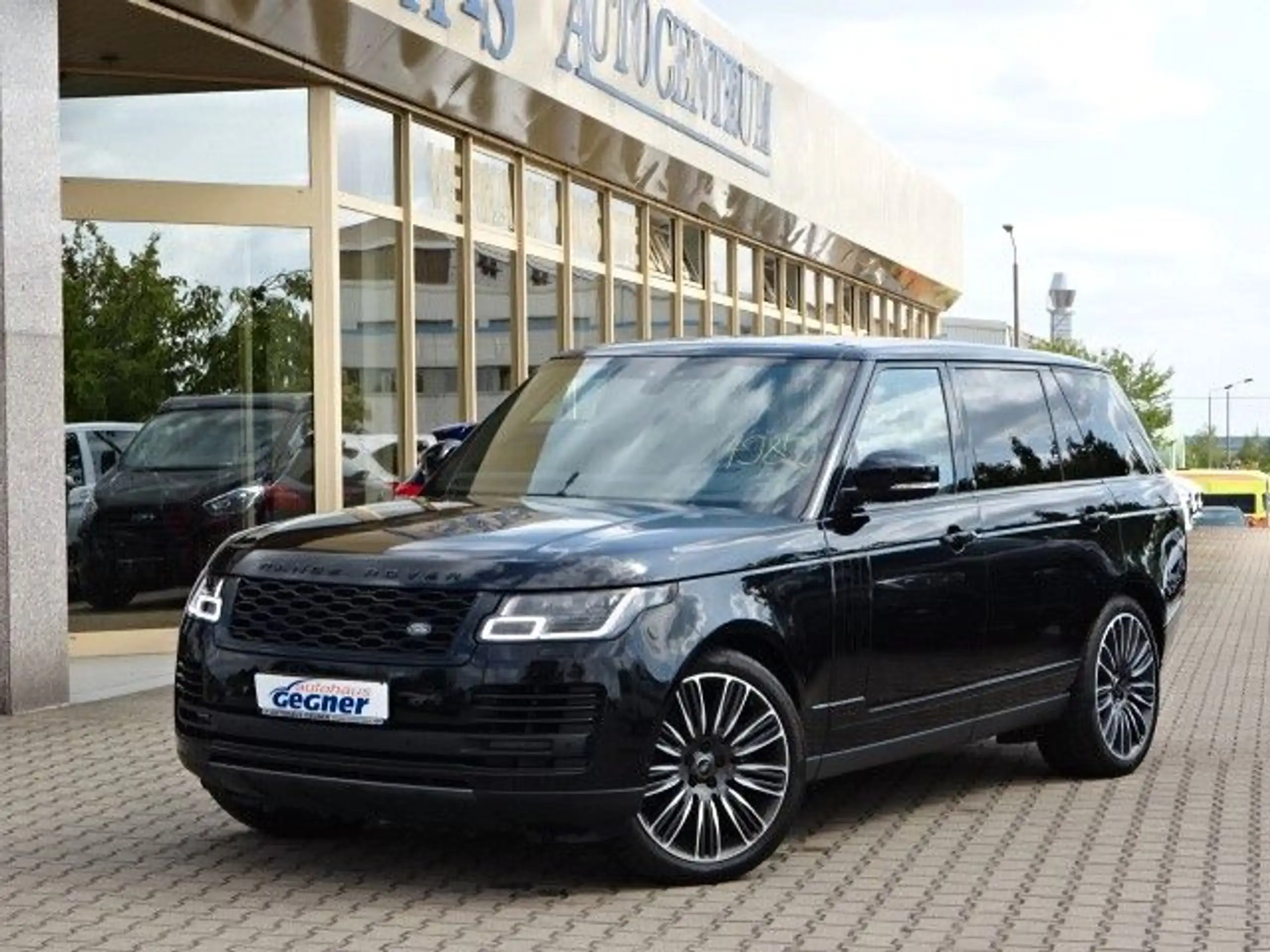 Land Rover - Range Rover