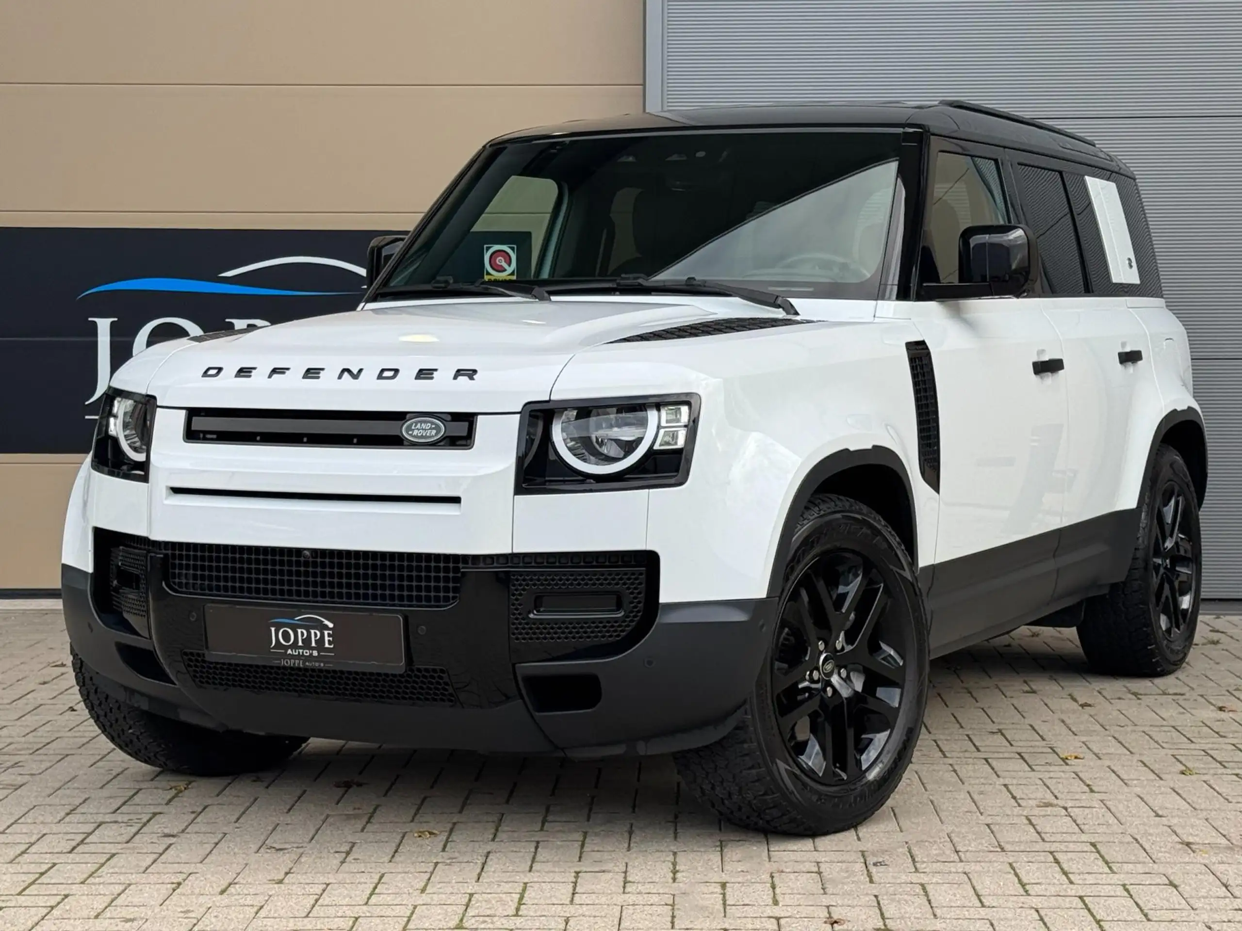 Land Rover Defender 2022