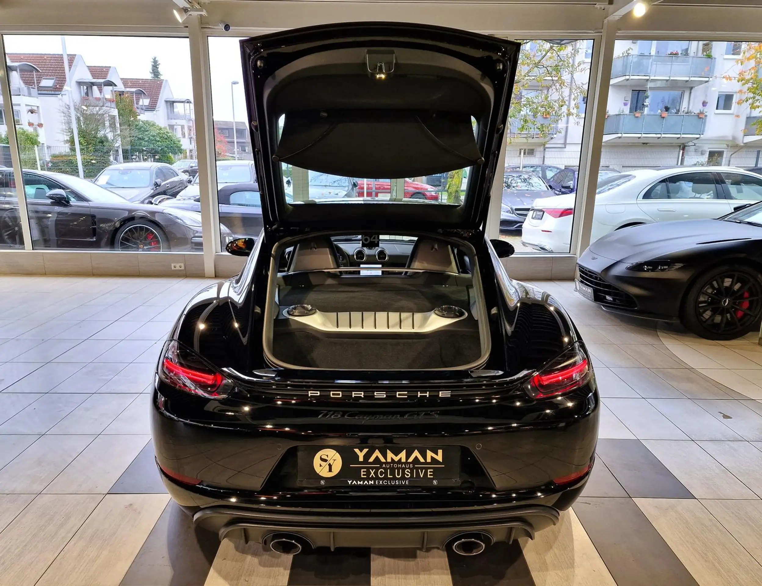 Porsche - Cayman