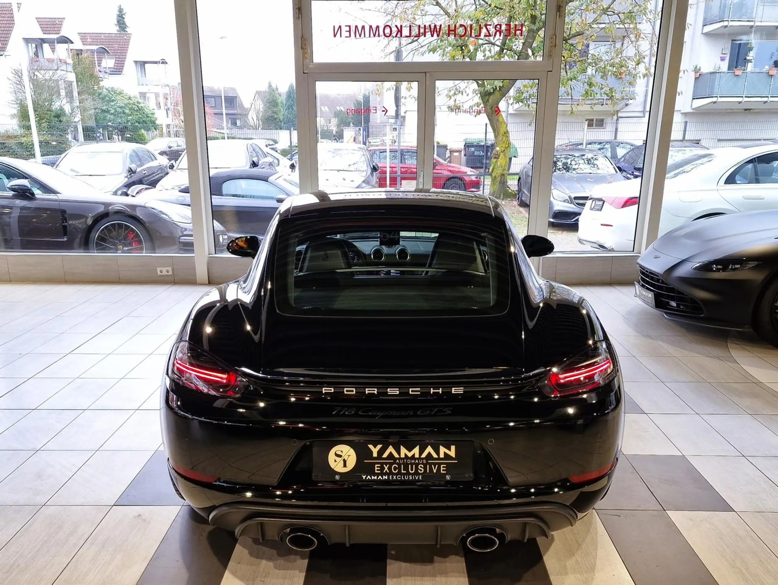 Porsche - Cayman