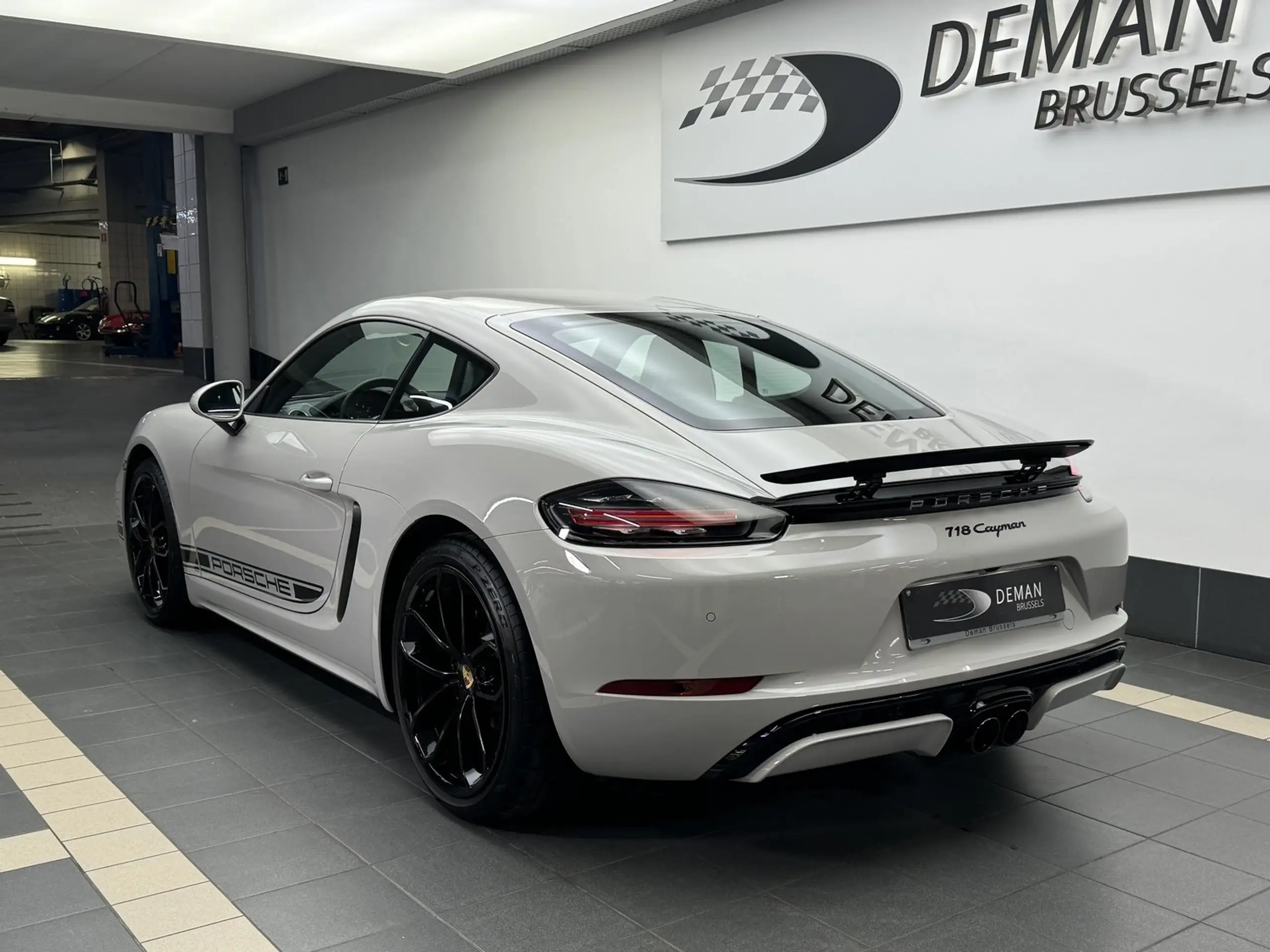 Porsche - Cayman