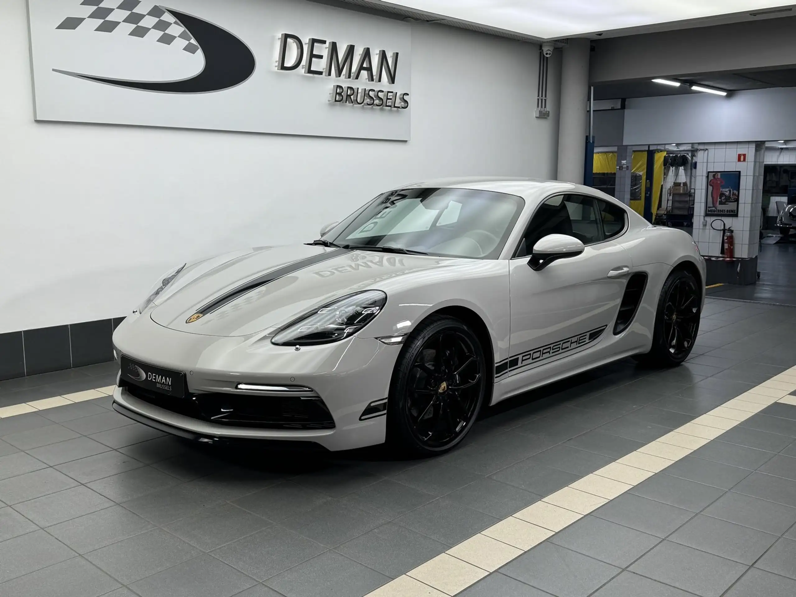 Porsche - Cayman