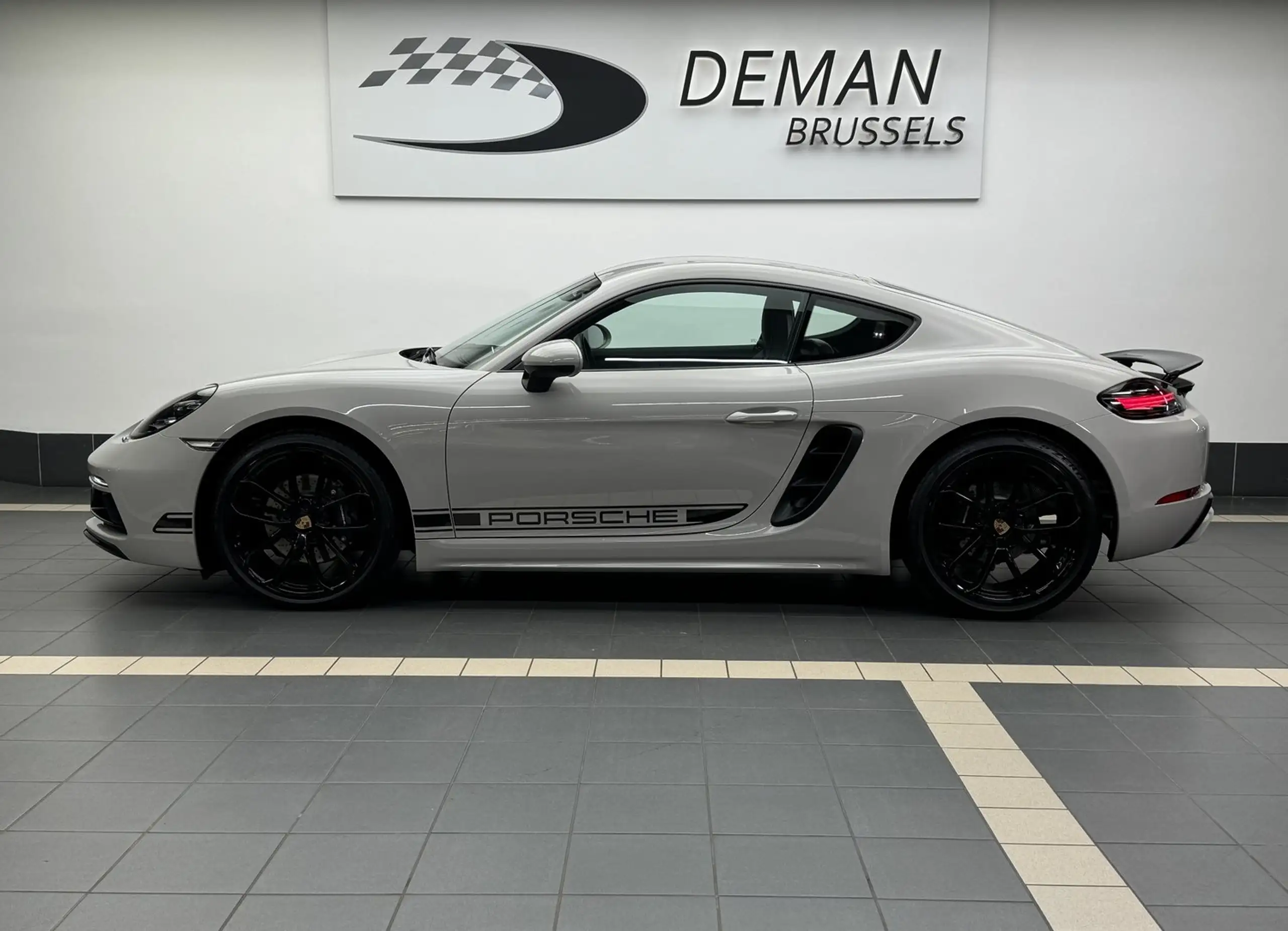 Porsche - Cayman