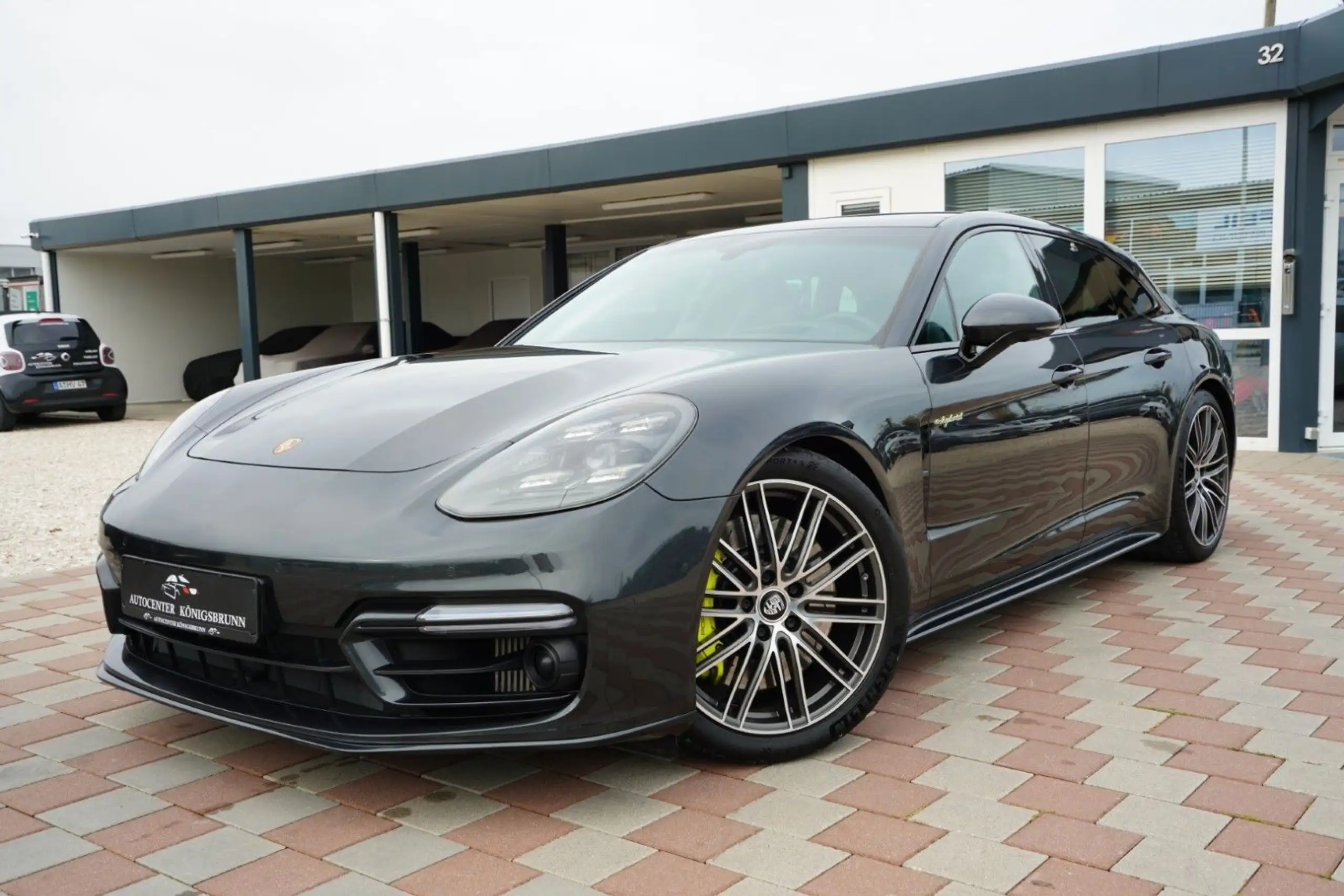 Porsche Panamera 2021