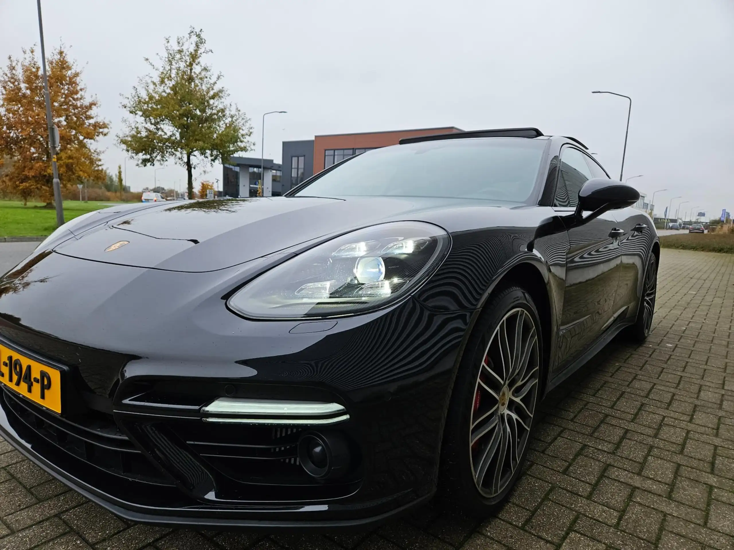 Porsche - Panamera