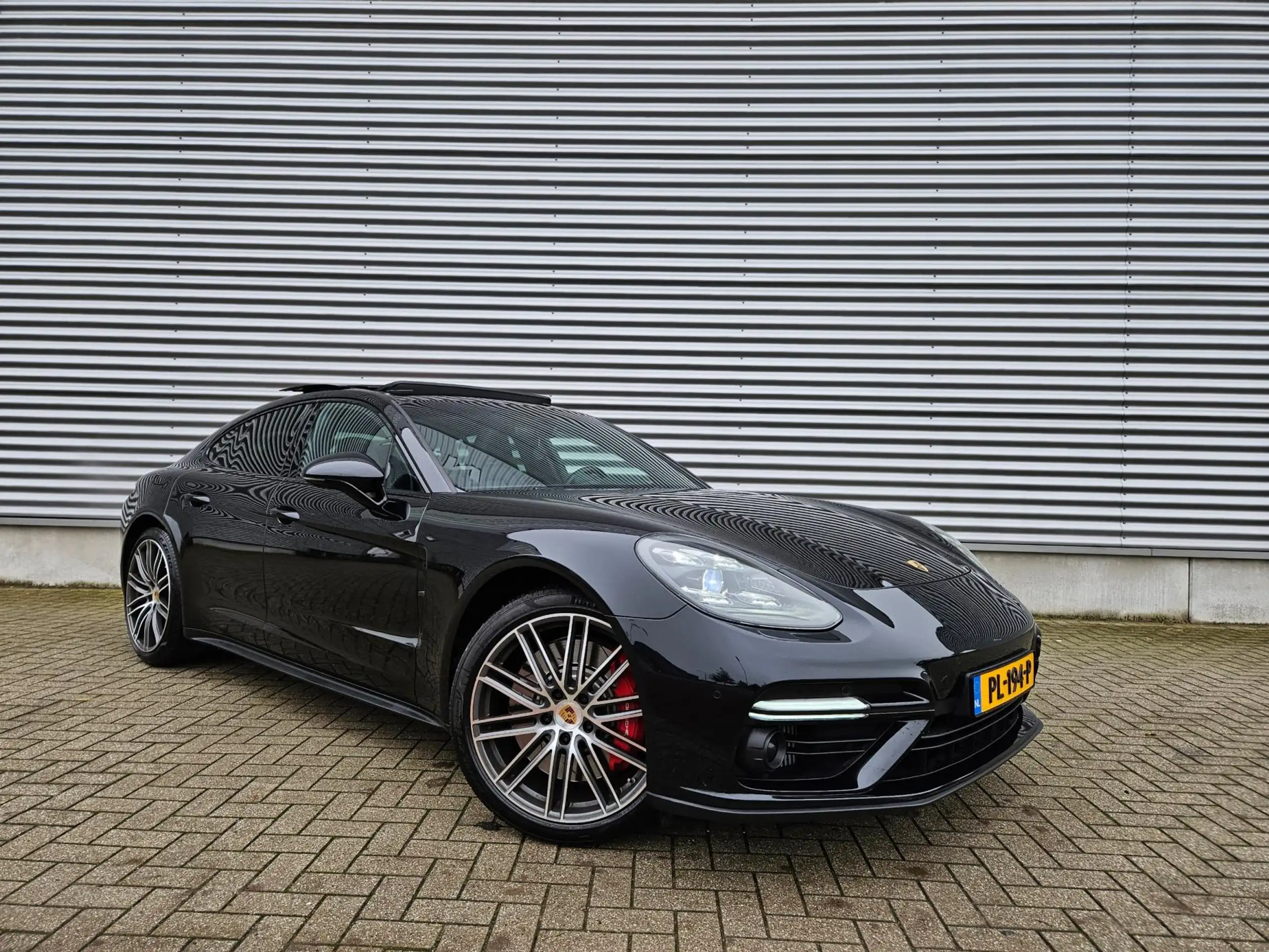 Porsche - Panamera