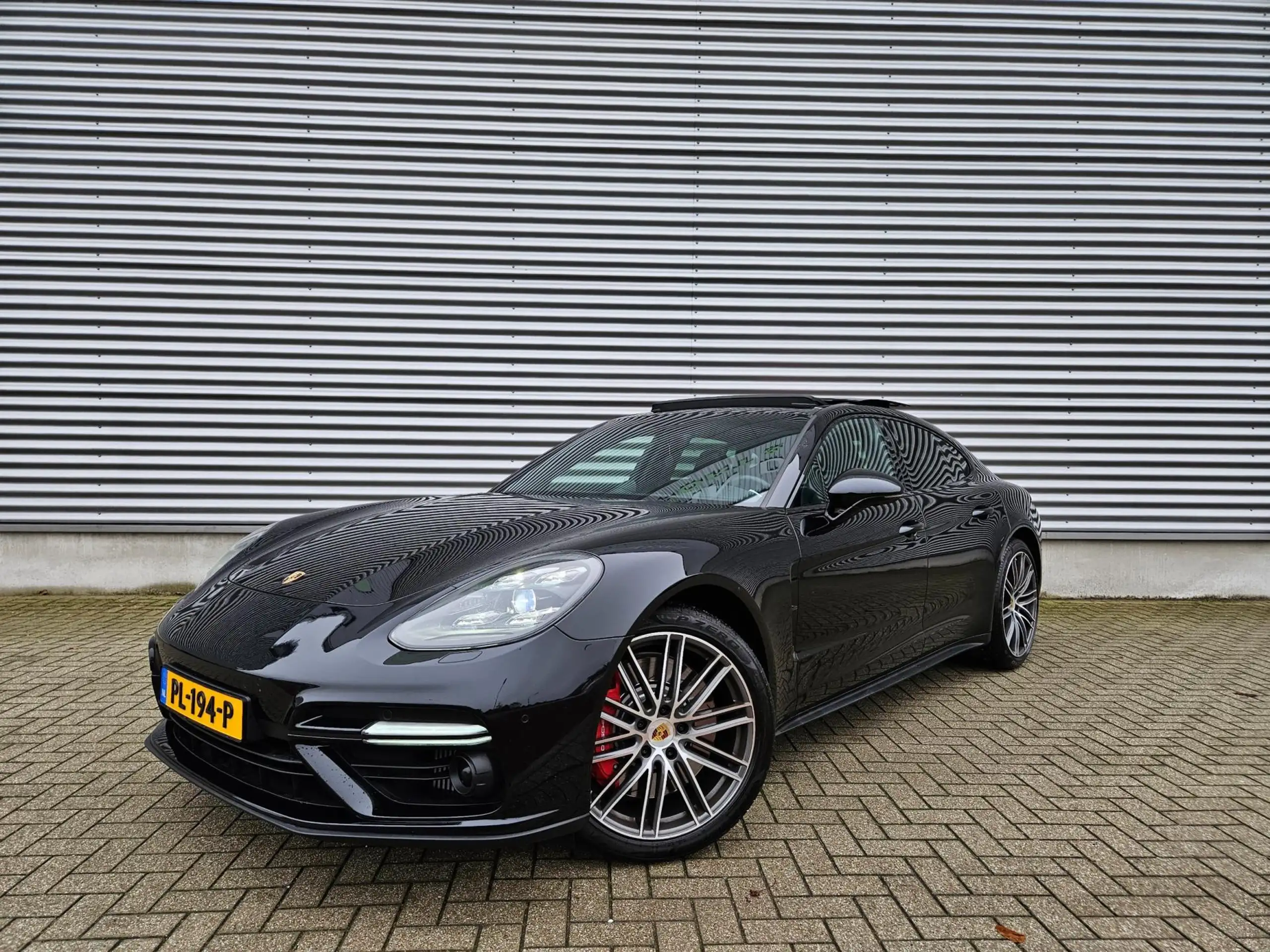 Porsche - Panamera