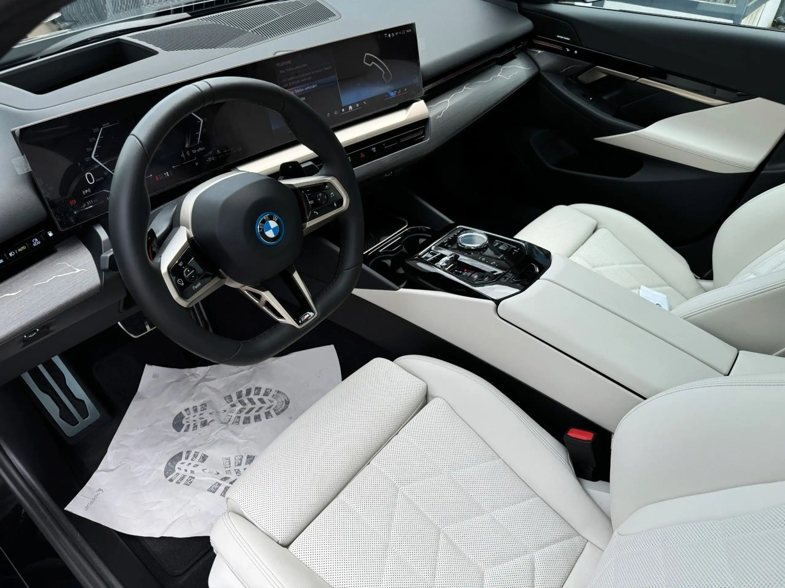 BMW - 530