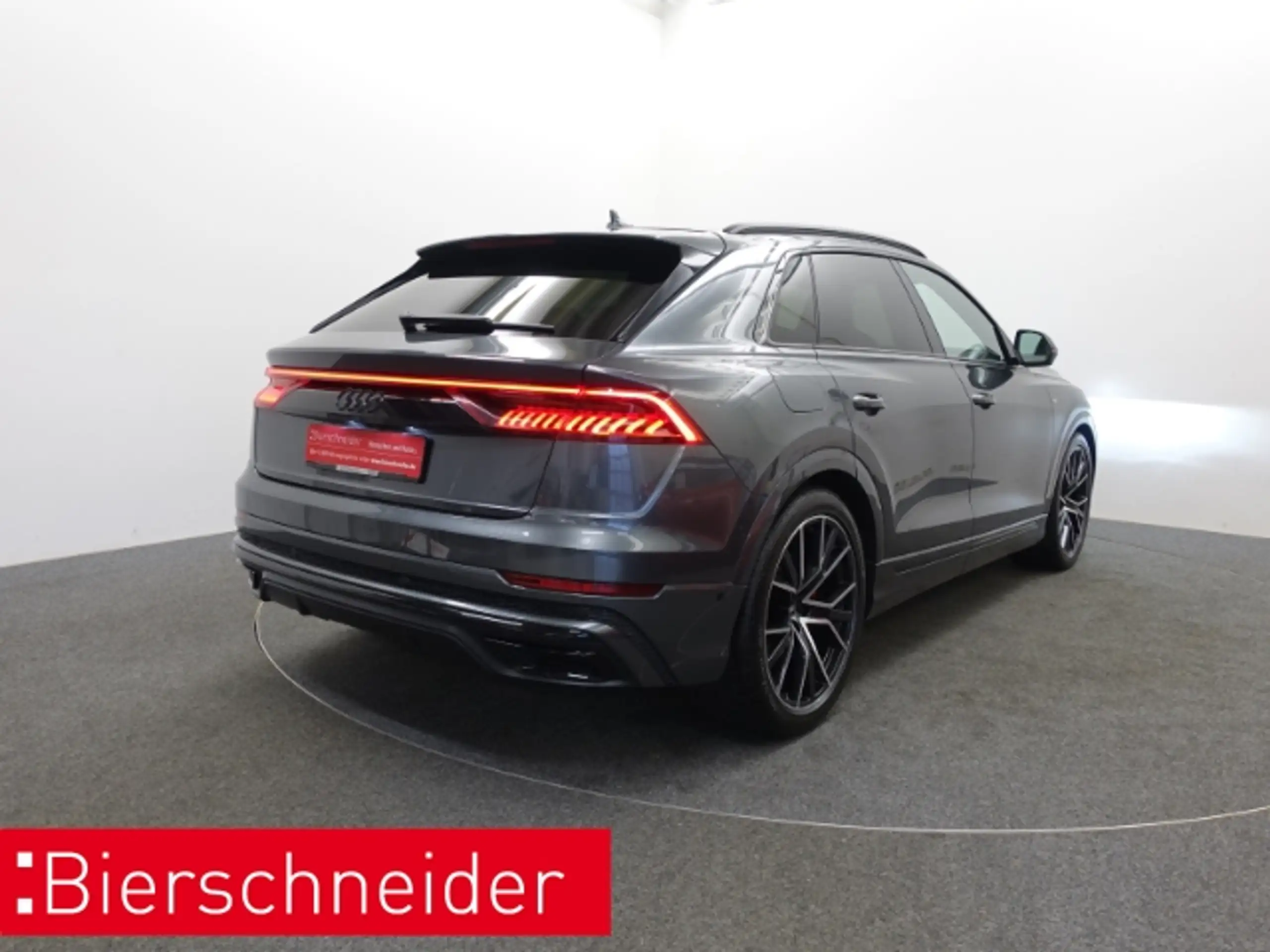 Audi - Q8