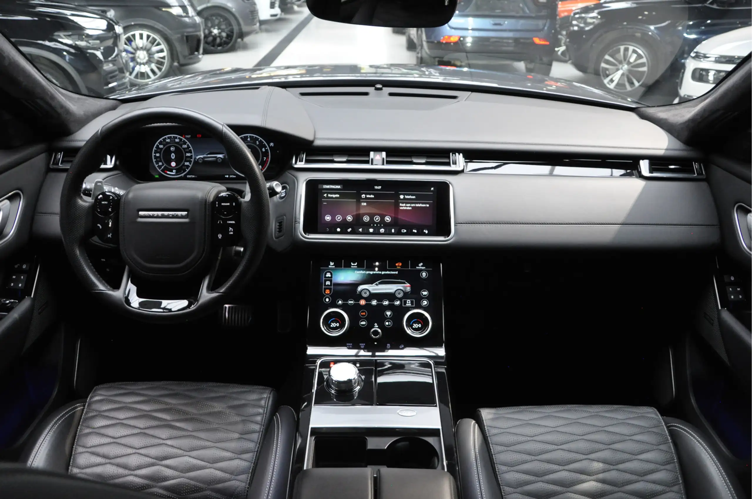 Land Rover - Range Rover Velar