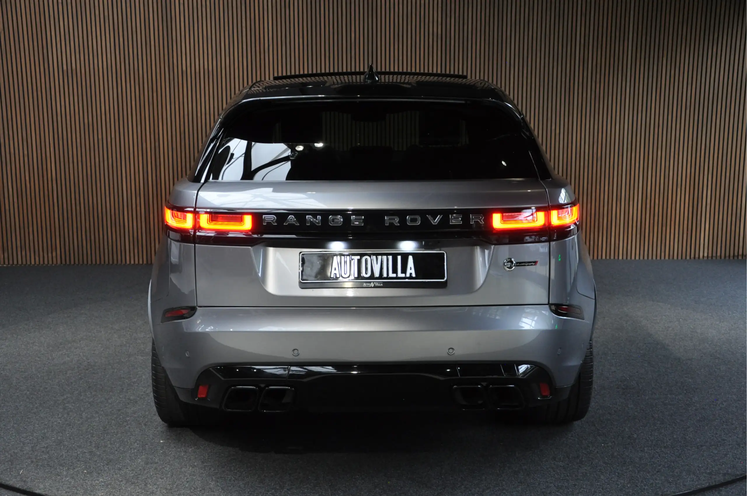 Land Rover - Range Rover Velar