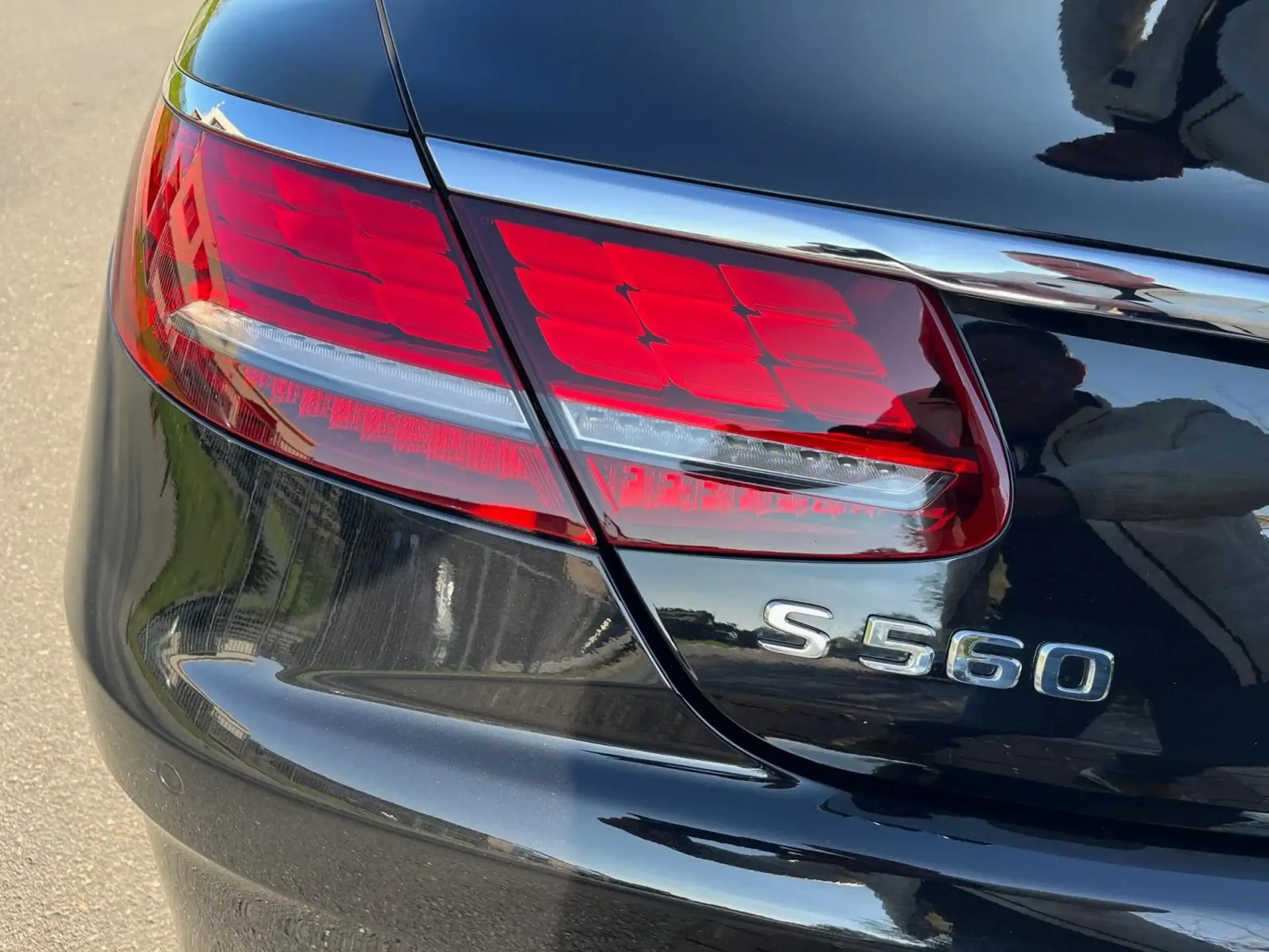 Mercedes-Benz - S 560