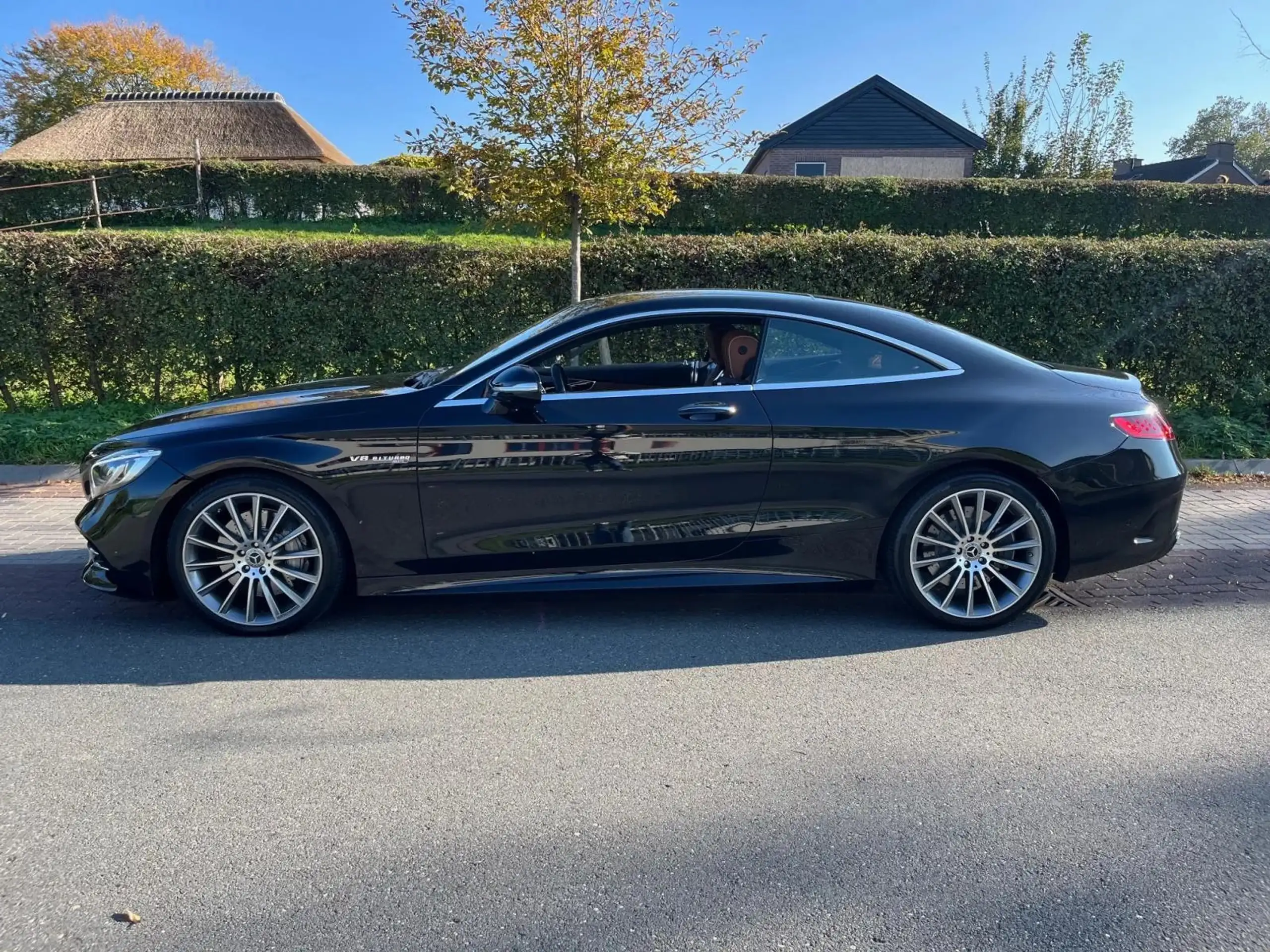 Mercedes-Benz - S 560