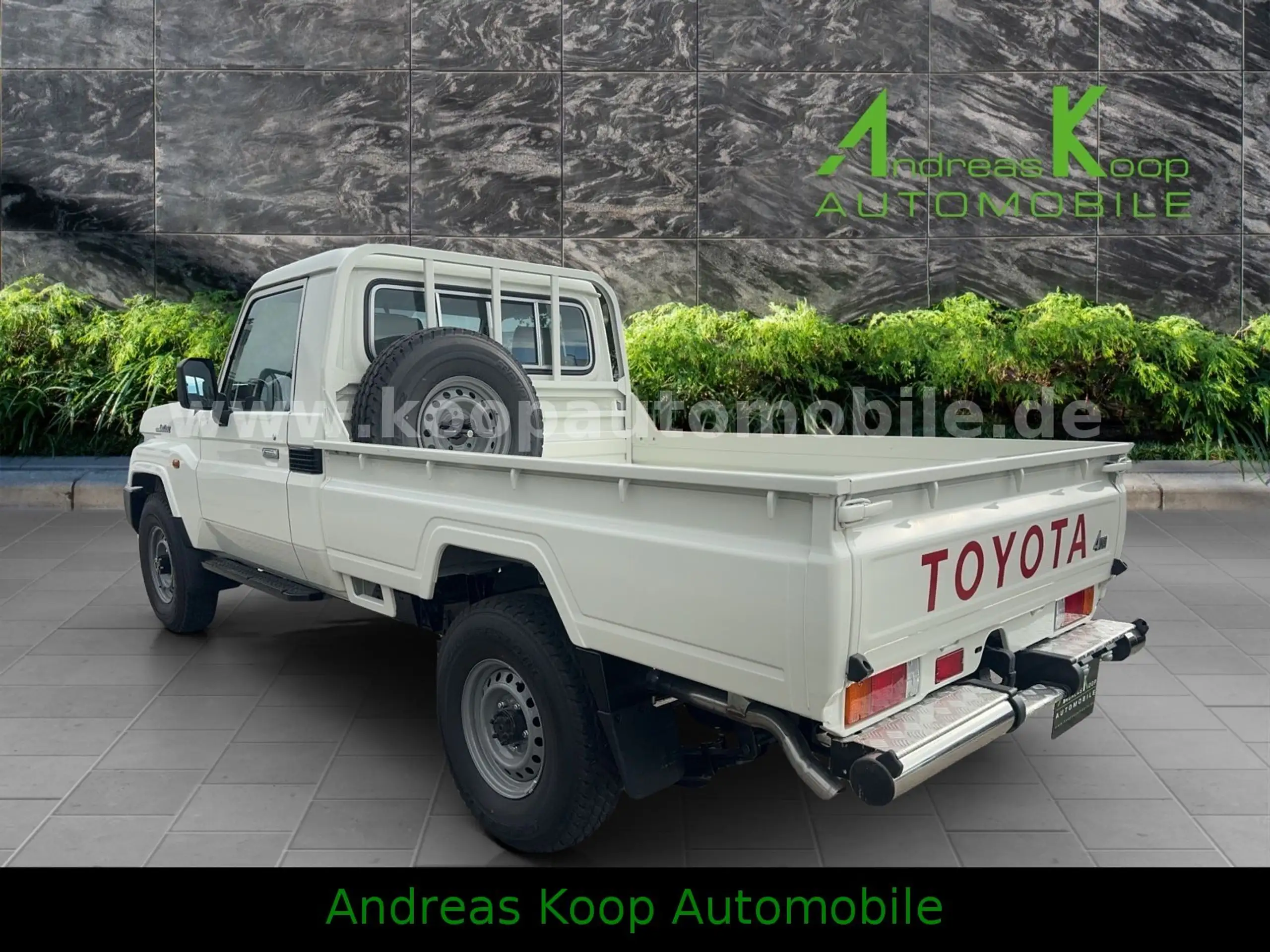 Toyota - Land Cruiser