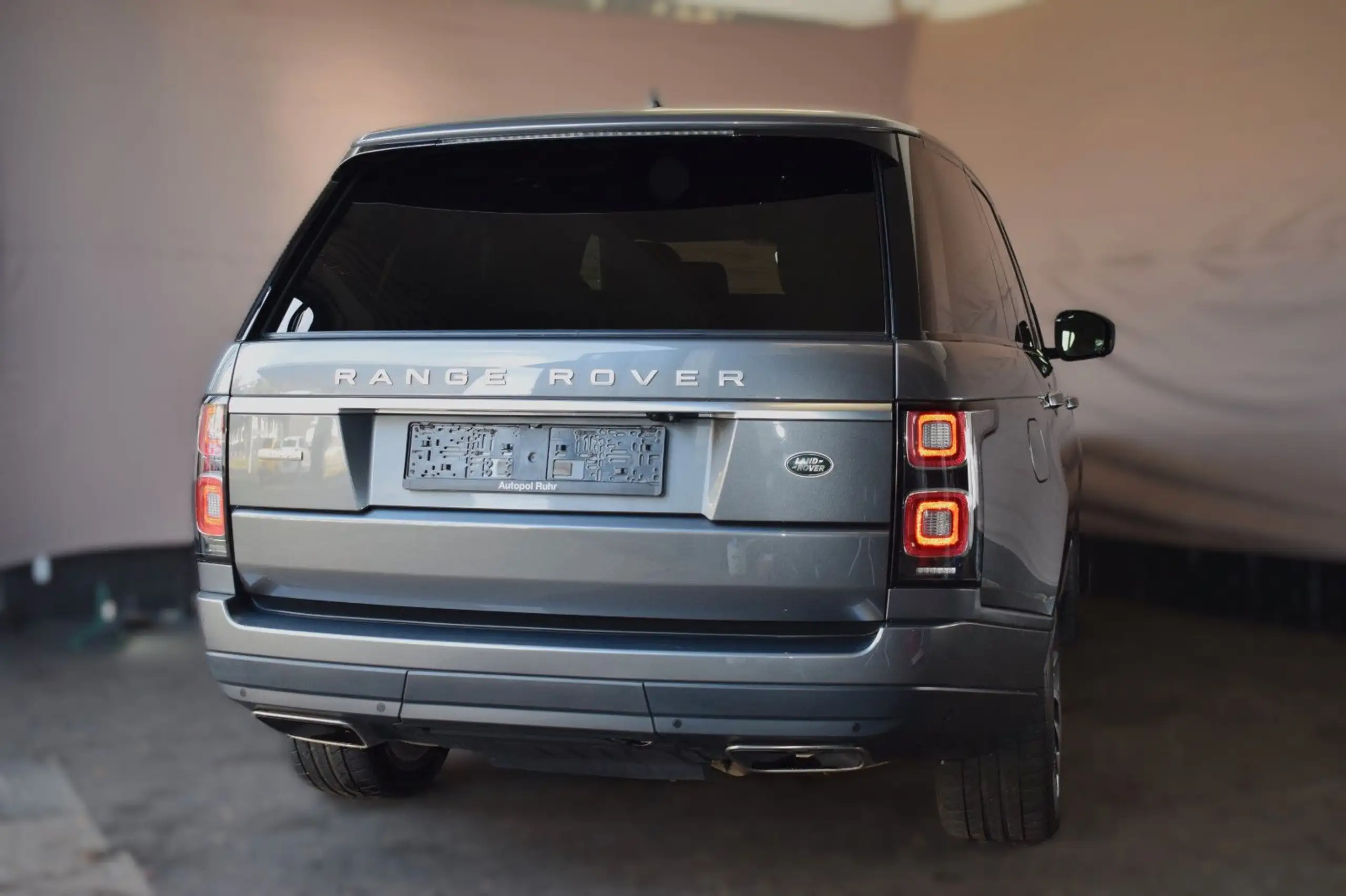 Land Rover - Range Rover