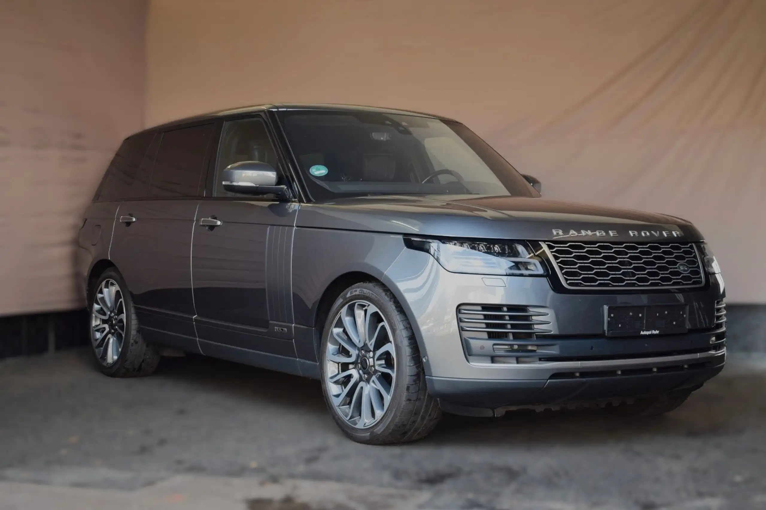 Land Rover - Range Rover