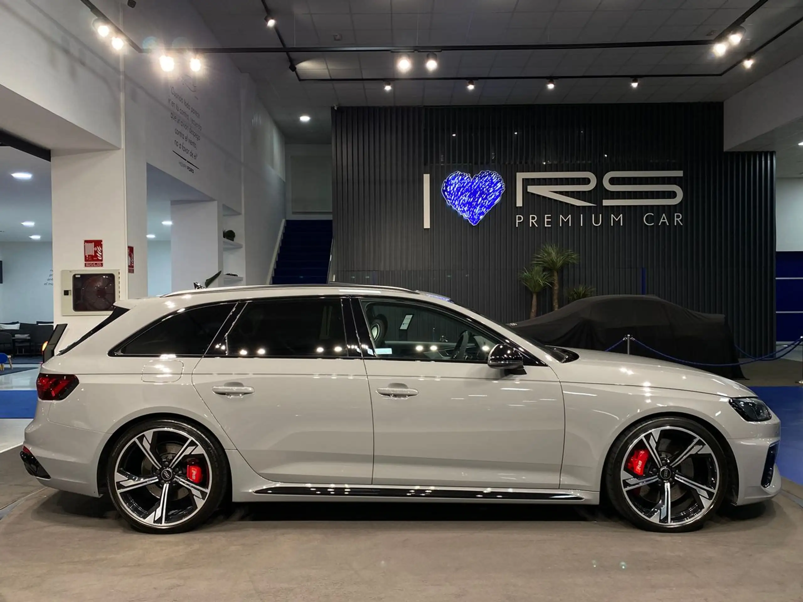 Audi - RS4