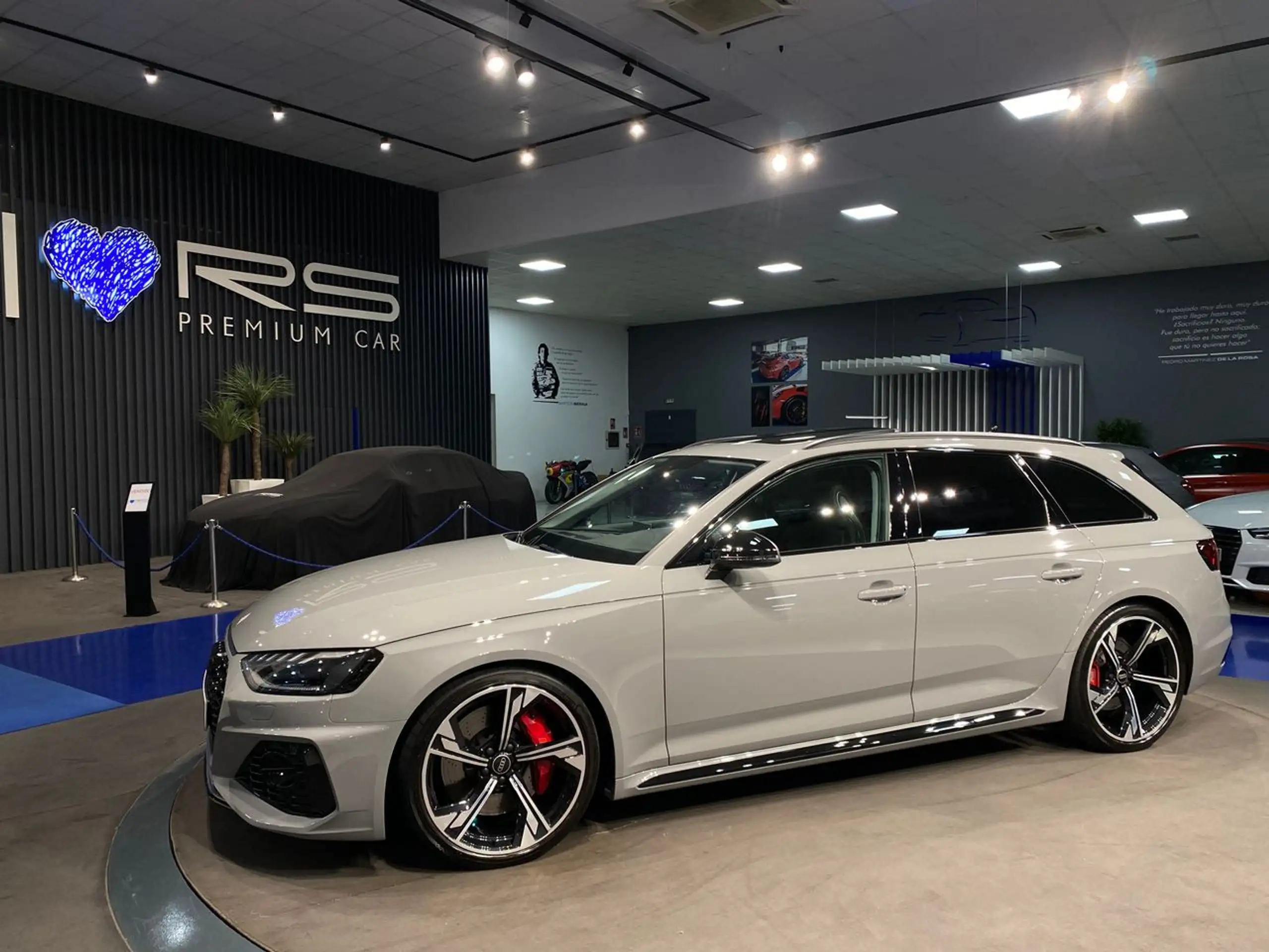 Audi - RS4