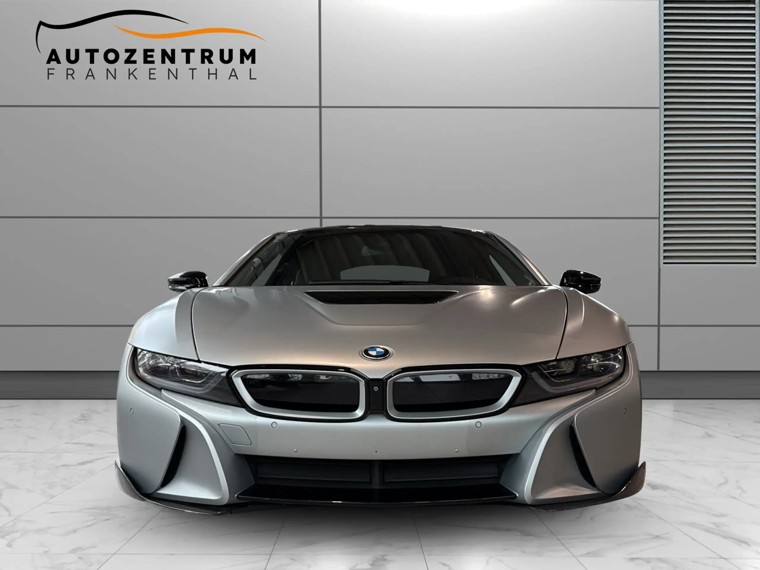 BMW - i8