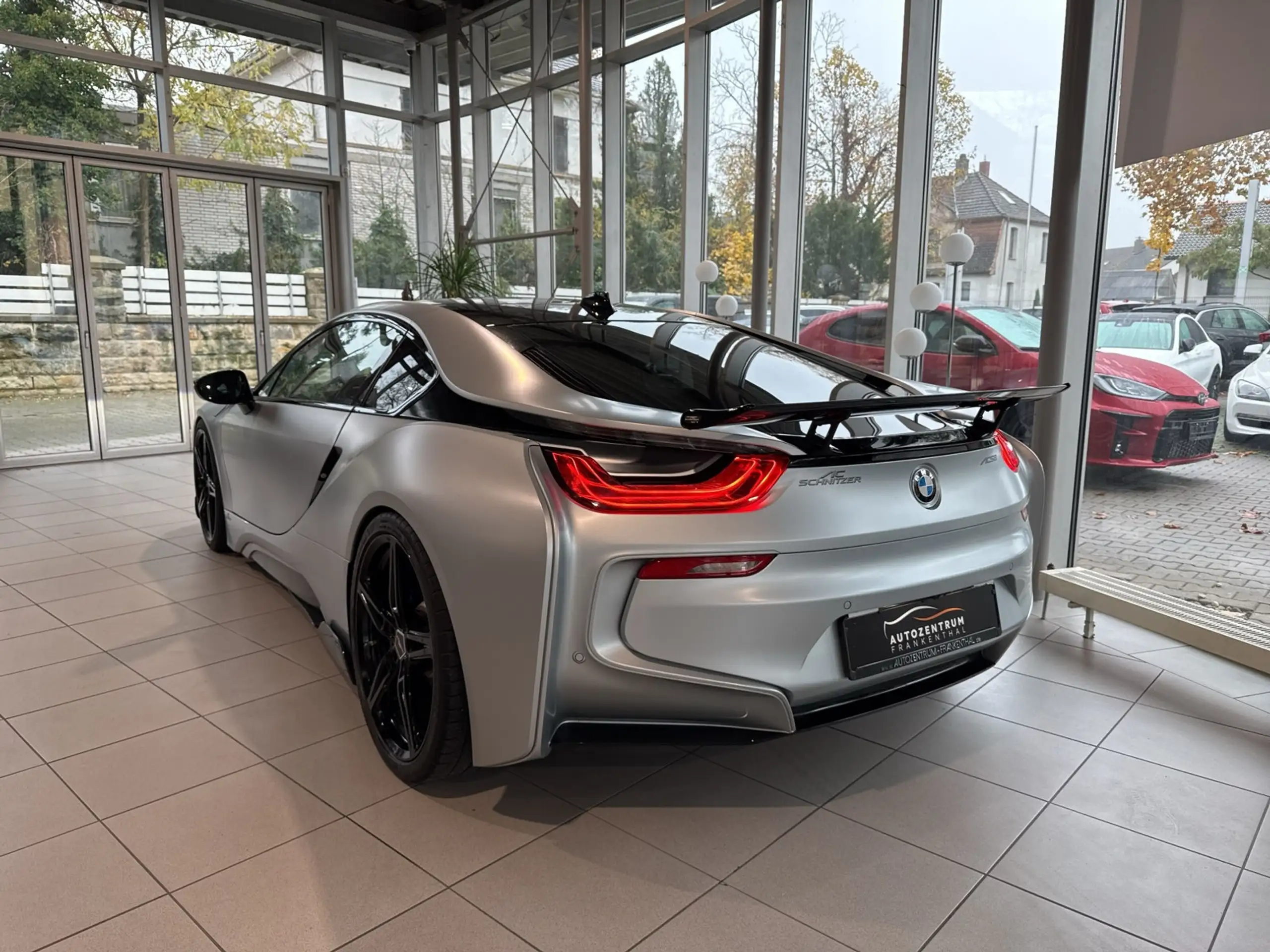 BMW - i8