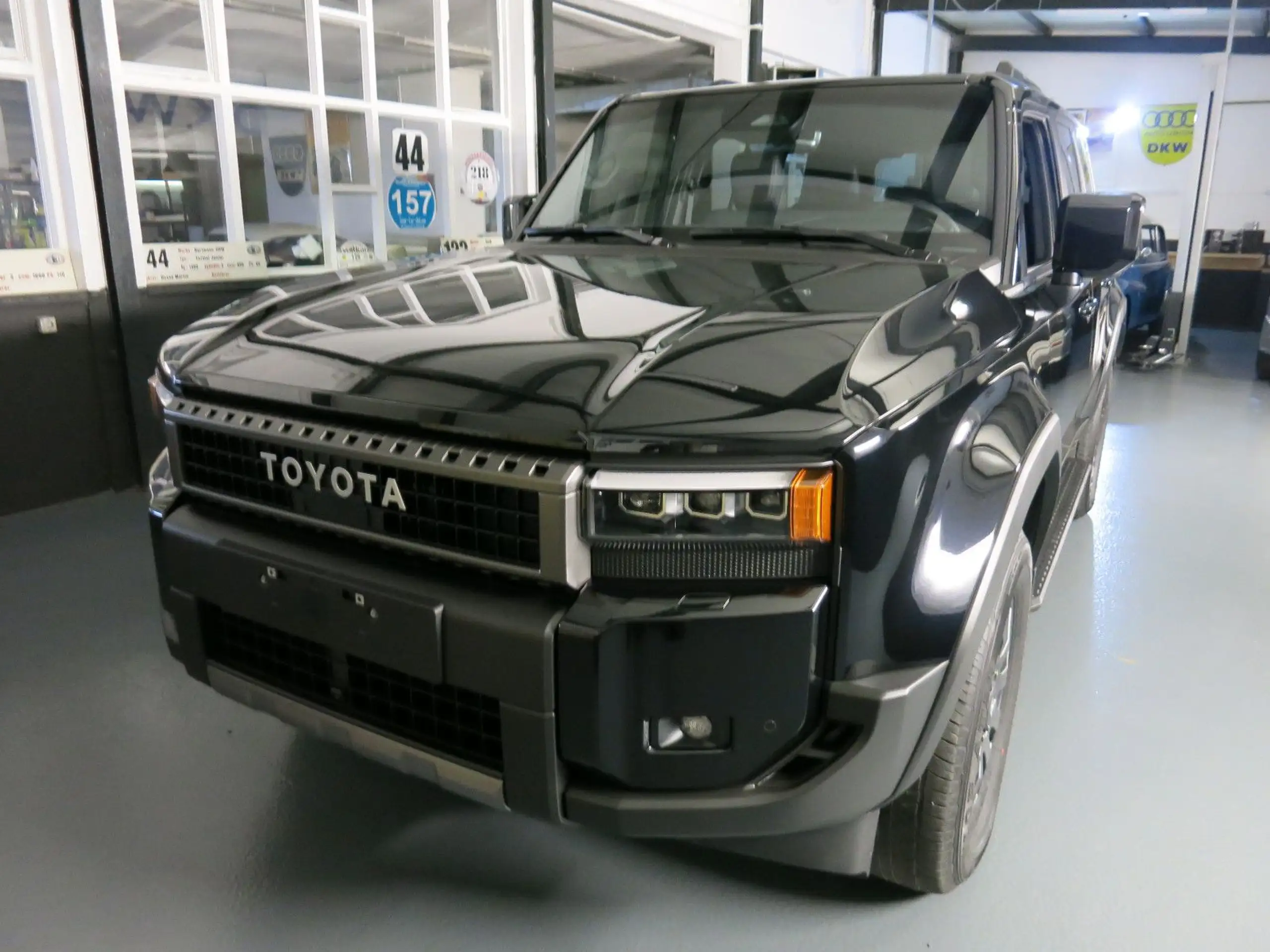 Toyota - Land Cruiser