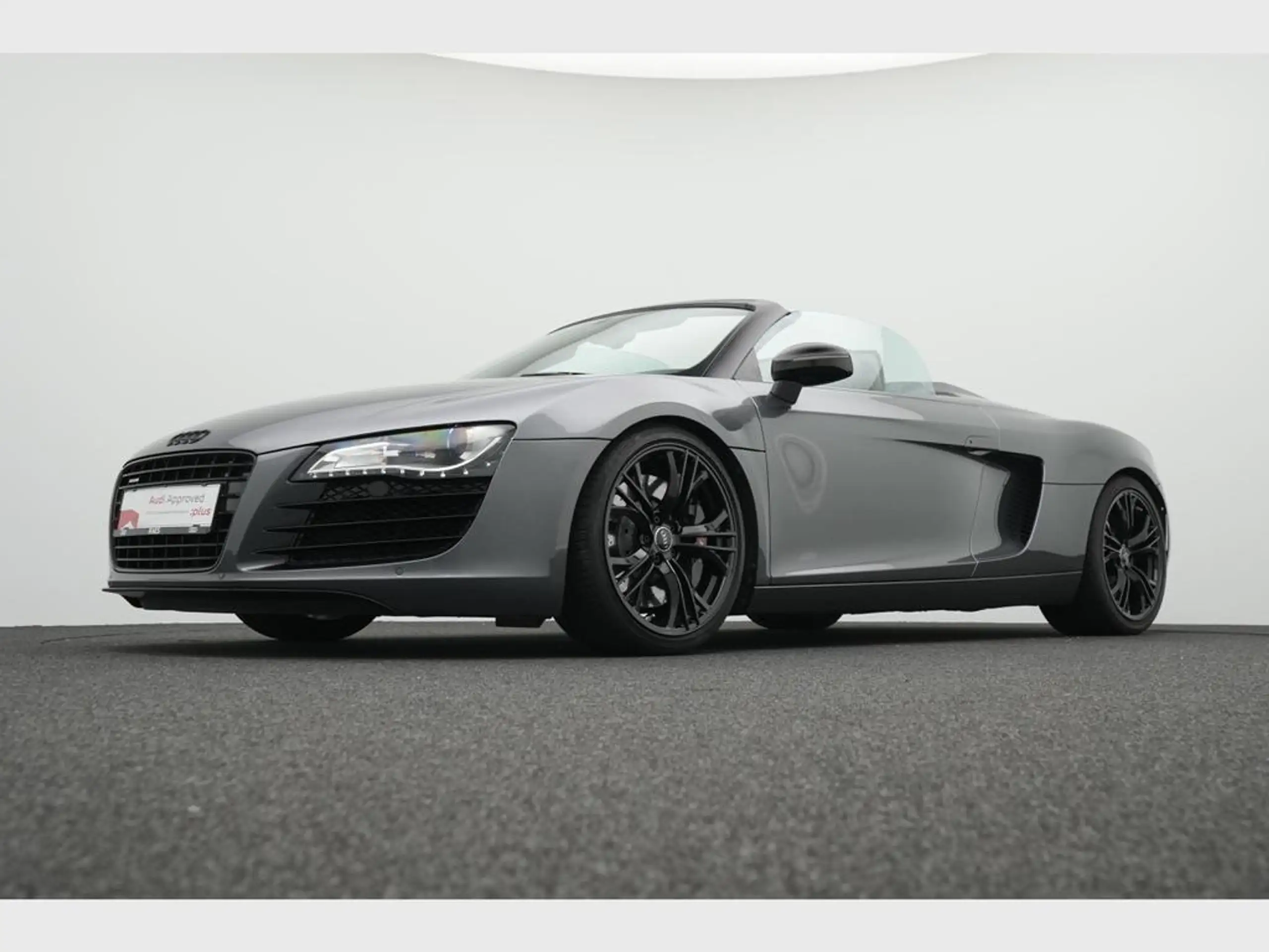 Audi - R8