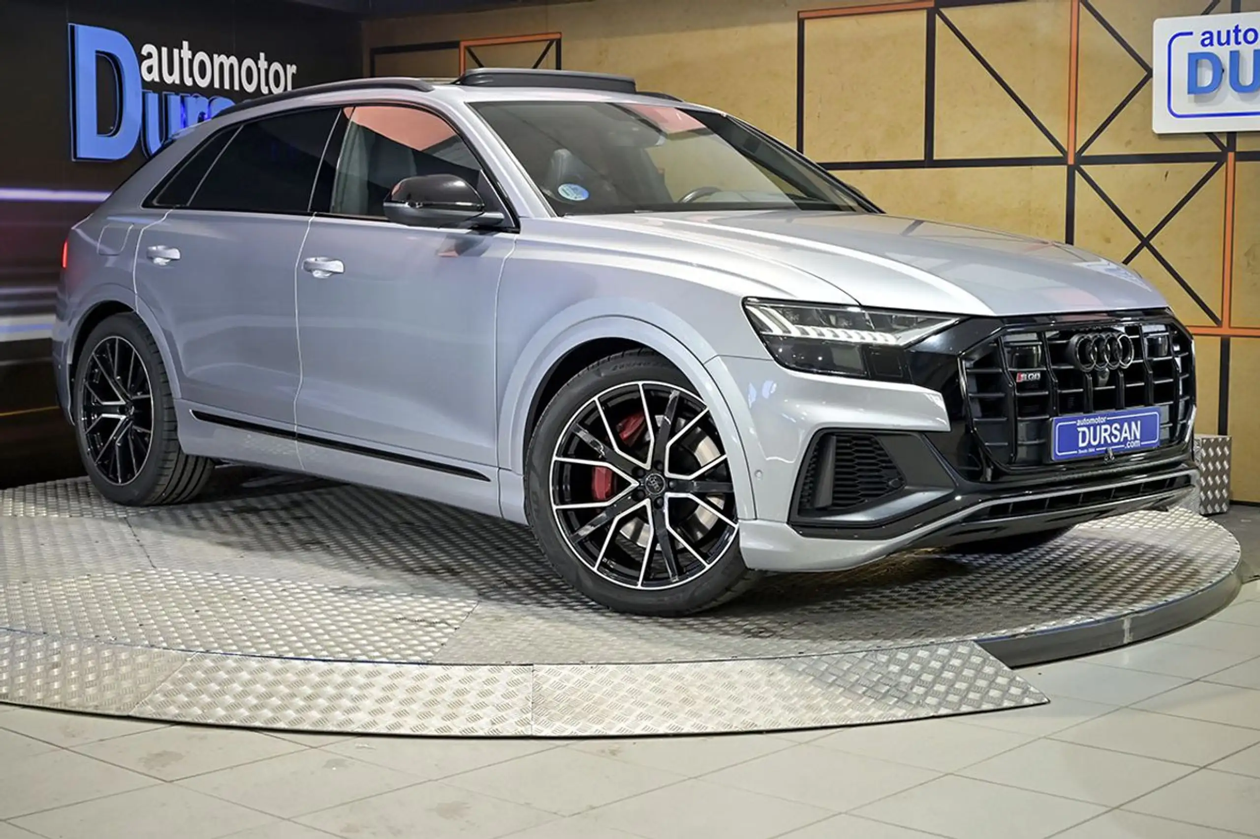 Audi - Q8