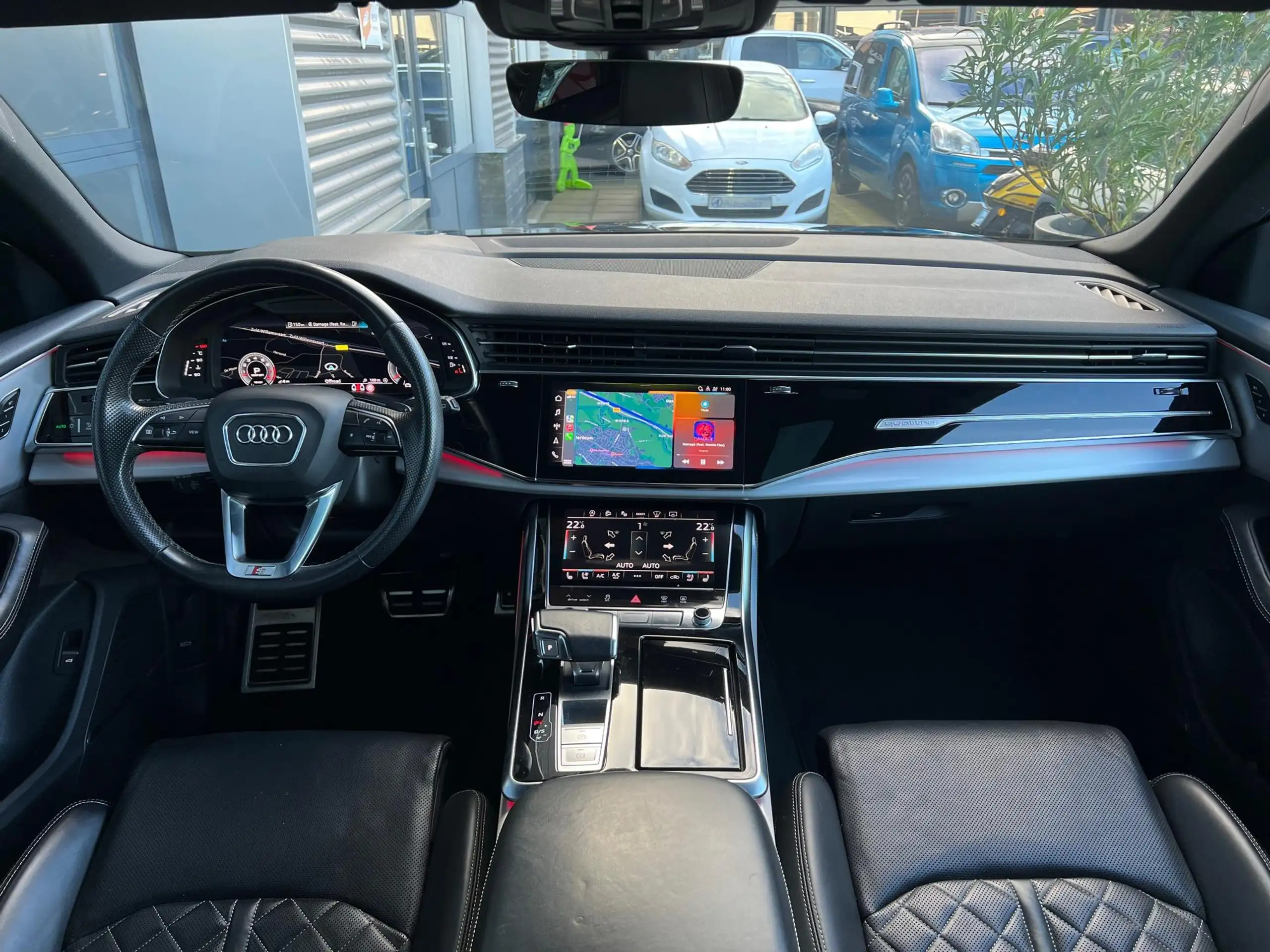 Audi - Q8